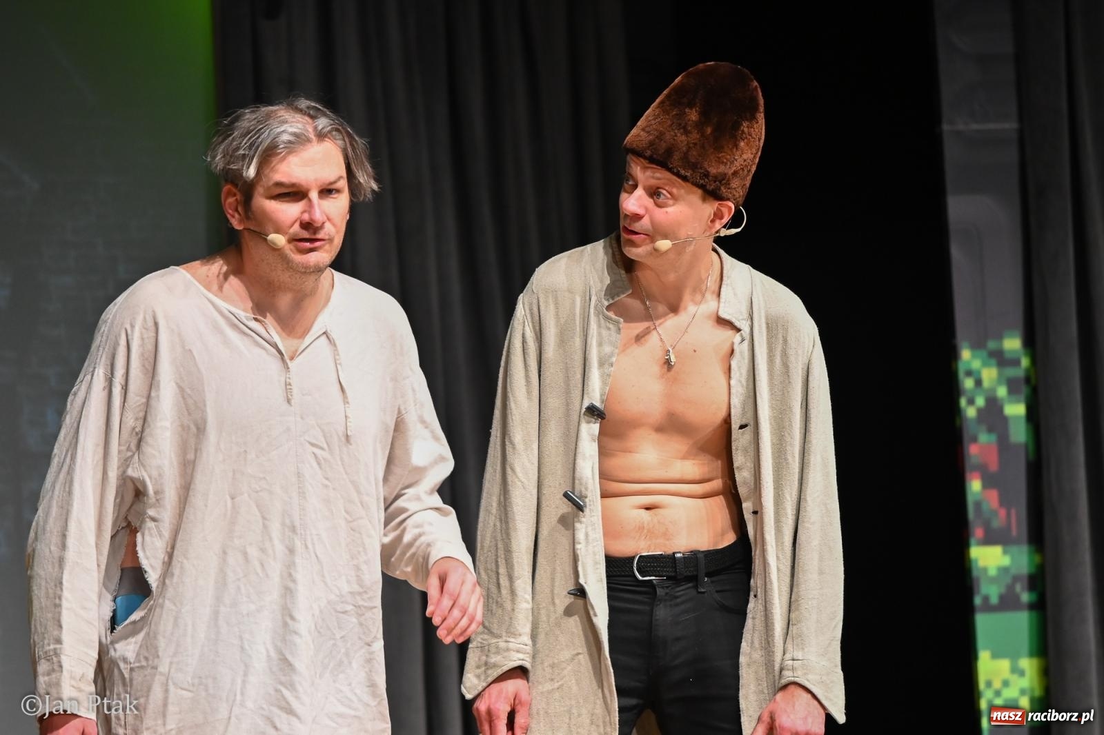 Zdjęcie w galerii na portalu naszraciborz.pl: Kabaret Smile z programem Contra rozbawił Racibórz wiadomości z regionu