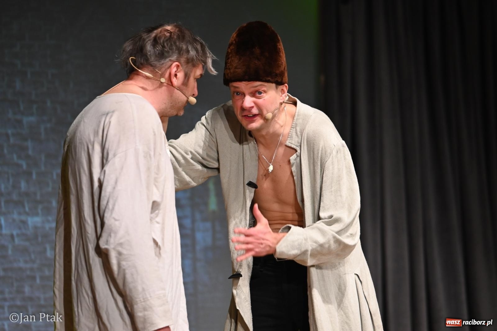 Zdjęcie w galerii na portalu naszraciborz.pl: Kabaret Smile z programem Contra rozbawił Racibórz wiadomości z regionu