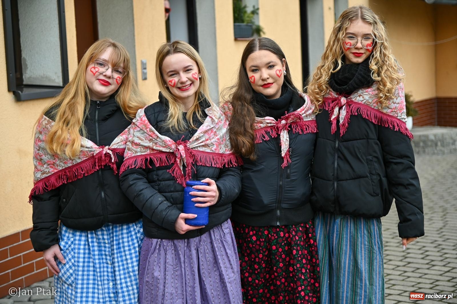 Zdjęcie w galerii na portalu naszraciborz.pl: Samborowice żegną karnawał: Tanzbär i słomiane misie na bis! [GALERIA] wiadomości z regionu