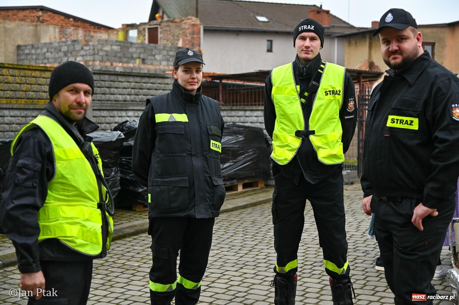 Zdjęcie w galerii na portalu naszraciborz.pl: Samborowice żegną karnawał: Tanzbär i słomiane misie na bis! [GALERIA] wiadomości z regionu