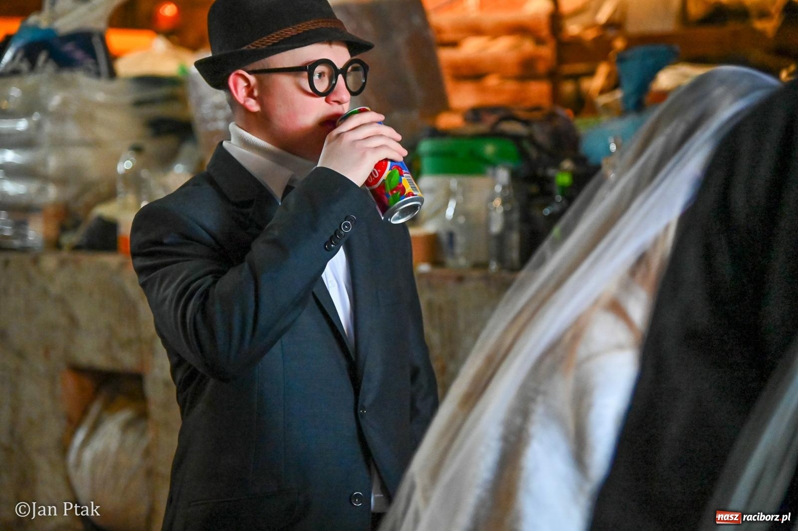 Zdjęcie w galerii na portalu naszraciborz.pl: Samborowice żegną karnawał: Tanzbär i słomiane misie na bis! [GALERIA] wiadomości z regionu