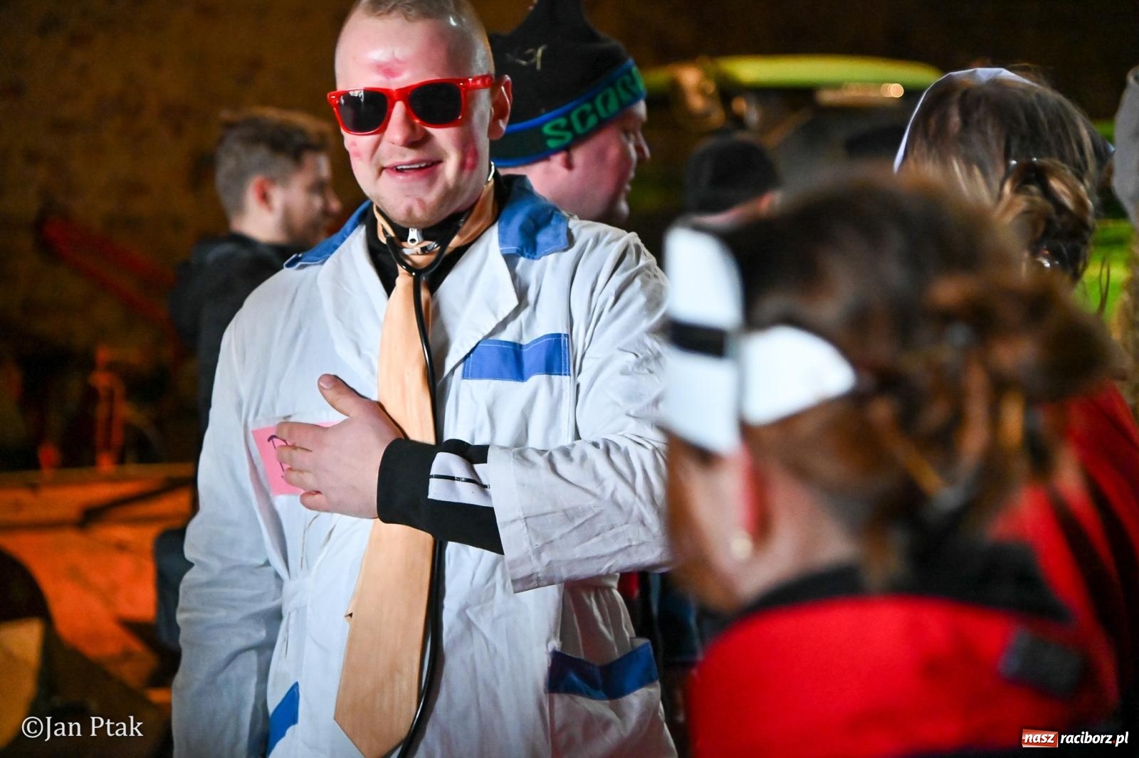 Zdjęcie w galerii na portalu naszraciborz.pl: Samborowice żegną karnawał: Tanzbär i słomiane misie na bis! [GALERIA] wiadomości z regionu