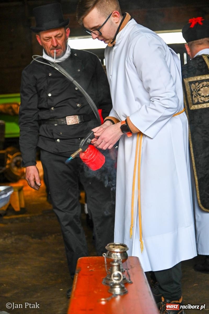 Zdjęcie w galerii na portalu naszraciborz.pl: Samborowice żegną karnawał: Tanzbär i słomiane misie na bis! [GALERIA] wiadomości z regionu