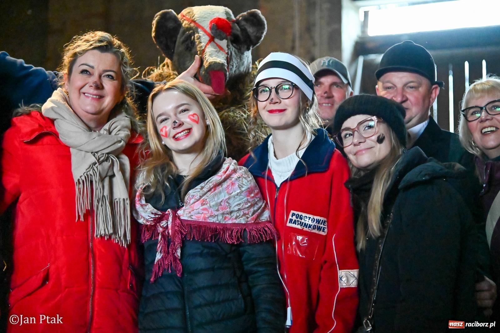 Zdjęcie w galerii na portalu naszraciborz.pl: Samborowice żegną karnawał: Tanzbär i słomiane misie na bis! [GALERIA] wiadomości z regionu