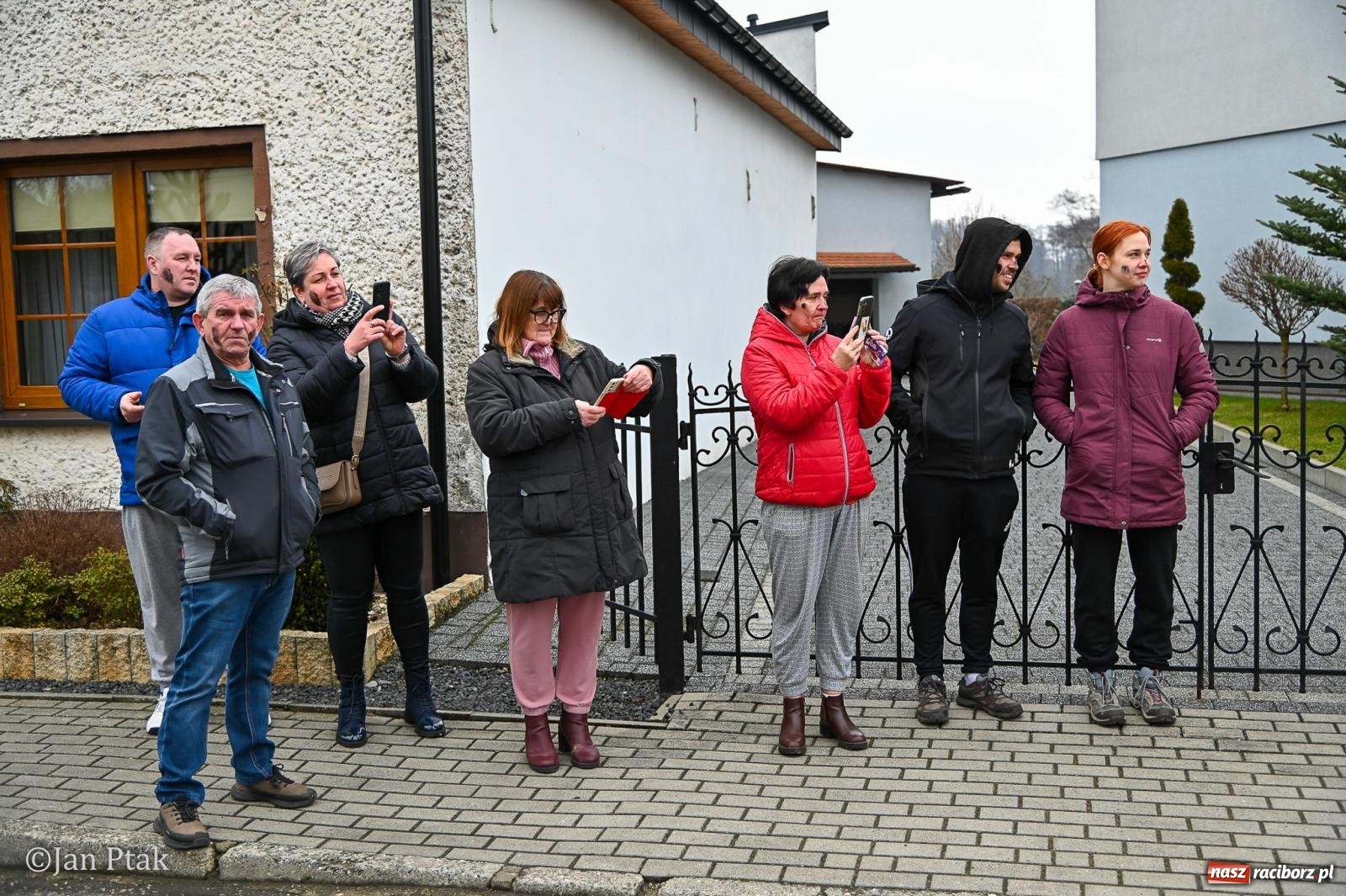 Zdjęcie w galerii na portalu naszraciborz.pl: Samborowice żegną karnawał: Tanzbär i słomiane misie na bis! [GALERIA] wiadomości z regionu