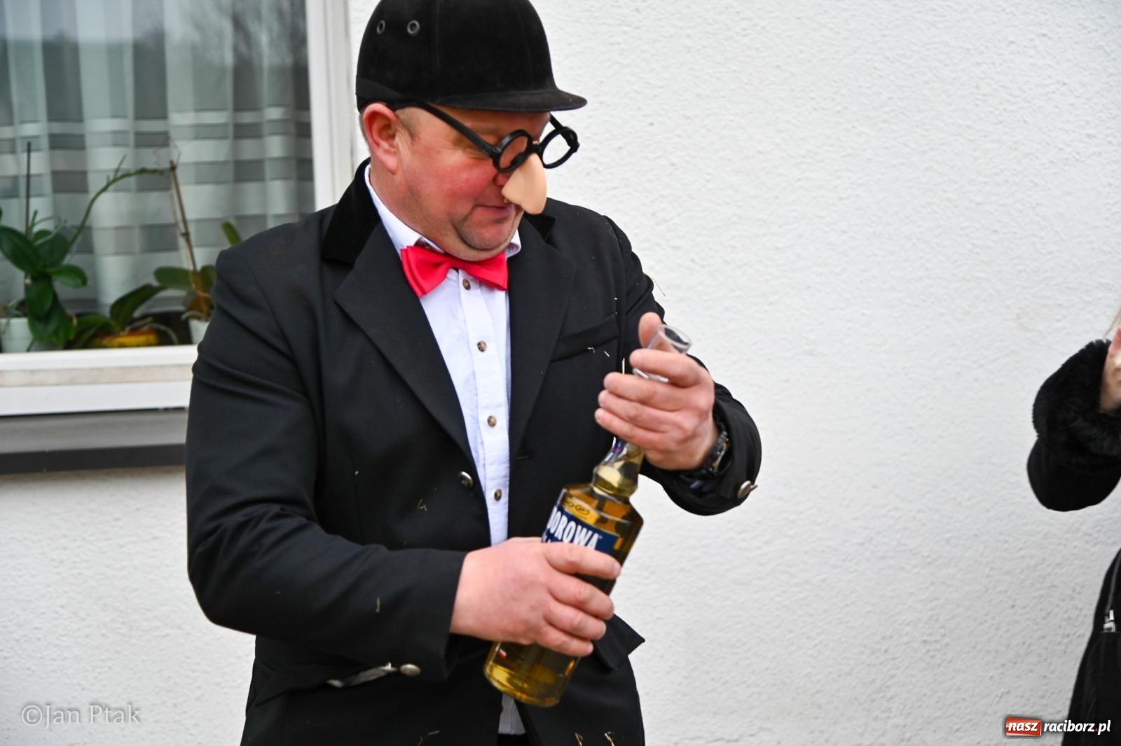 Zdjęcie w galerii na portalu naszraciborz.pl: Samborowice żegną karnawał: Tanzbär i słomiane misie na bis! [GALERIA] wiadomości z regionu