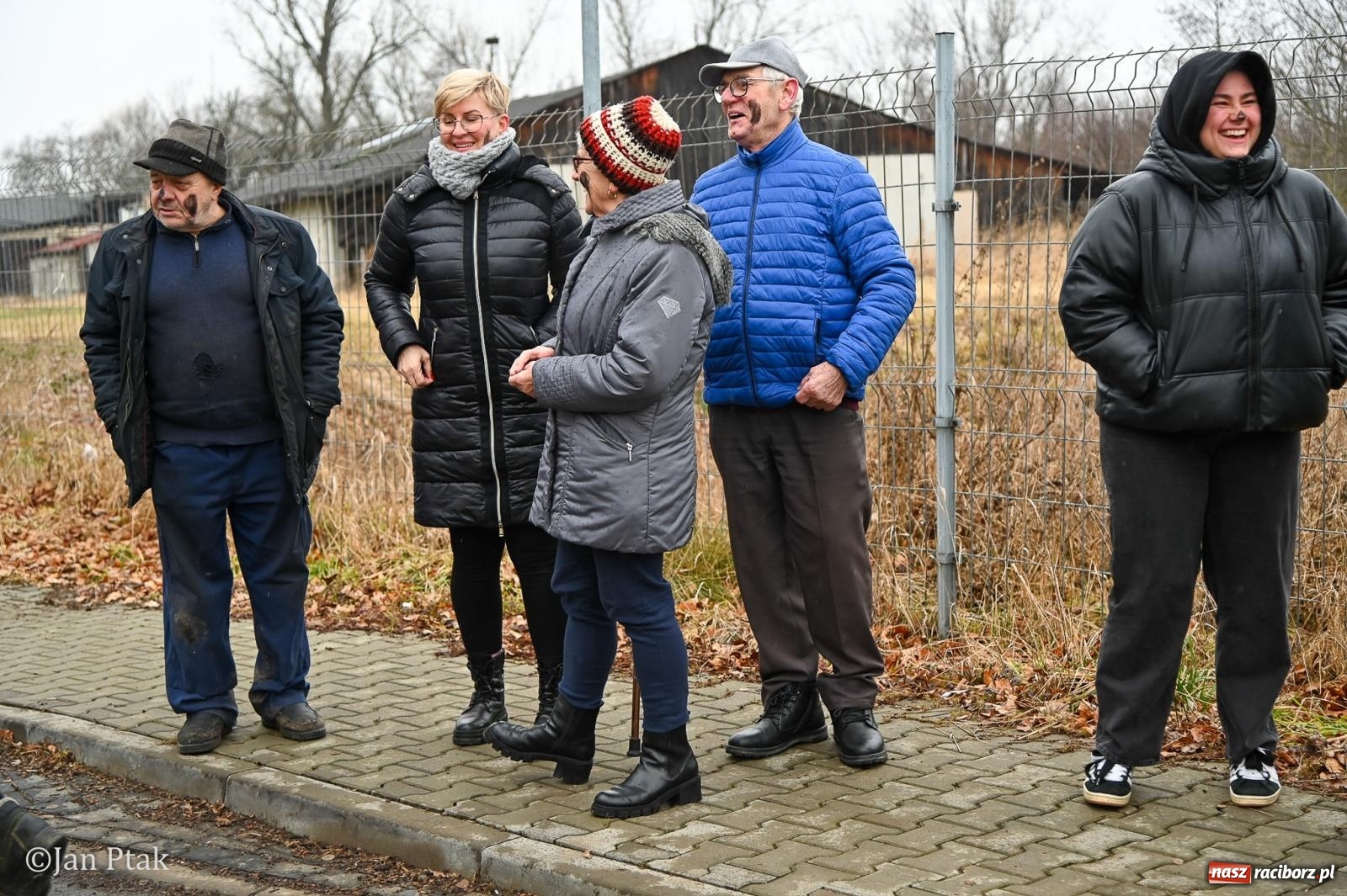 Zdjęcie w galerii na portalu naszraciborz.pl: Samborowice żegną karnawał: Tanzbär i słomiane misie na bis! [GALERIA] wiadomości z regionu
