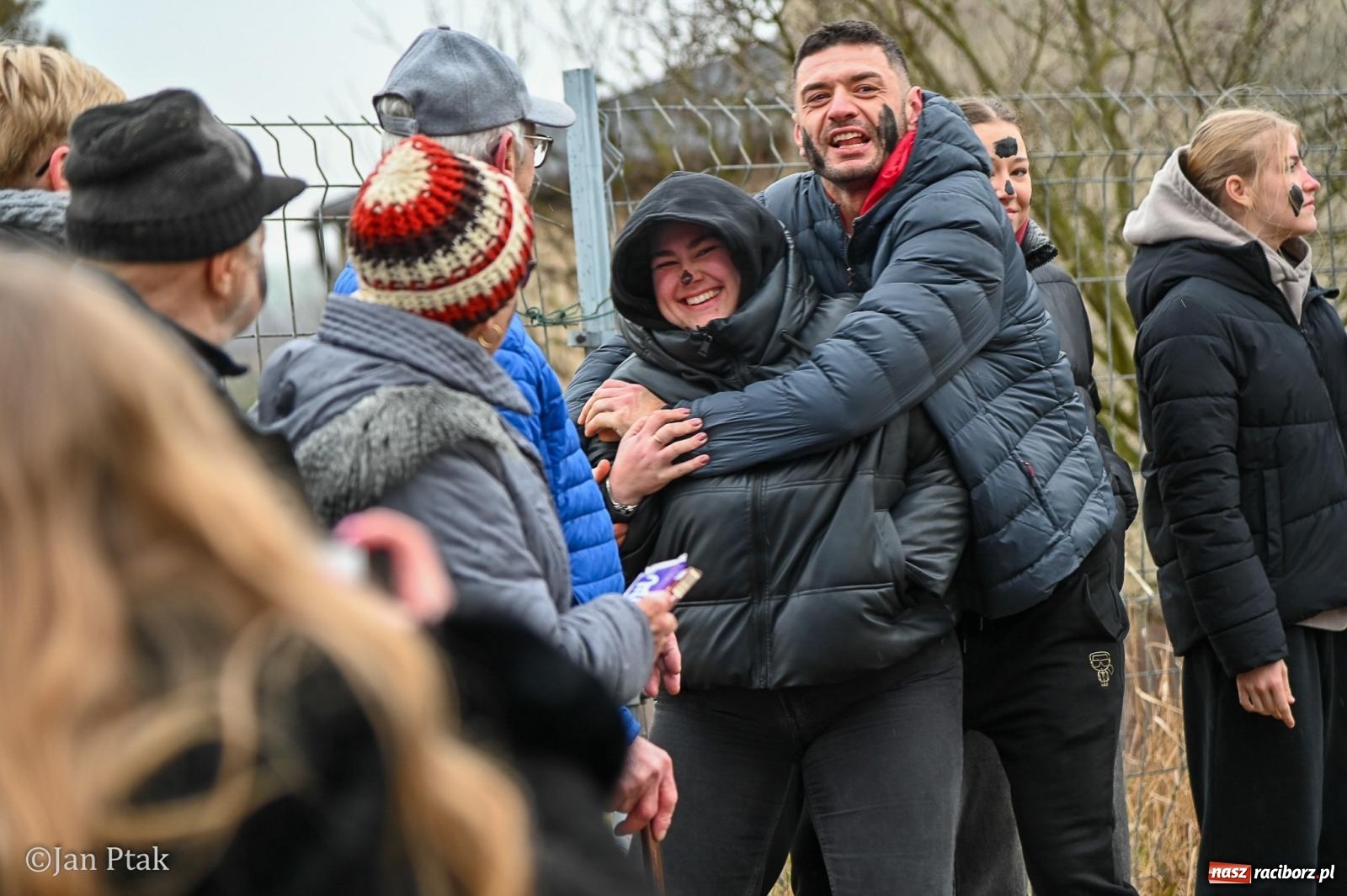 Zdjęcie w galerii na portalu naszraciborz.pl: Samborowice żegną karnawał: Tanzbär i słomiane misie na bis! [GALERIA] wiadomości z regionu