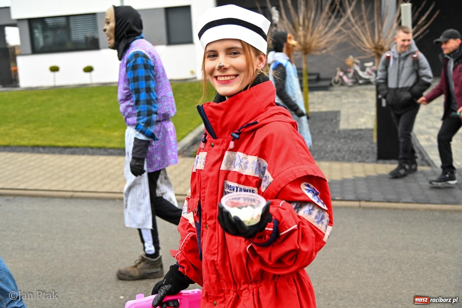 Zdjęcie w galerii na portalu naszraciborz.pl: Samborowice żegną karnawał: Tanzbär i słomiane misie na bis! [GALERIA] wiadomości z regionu