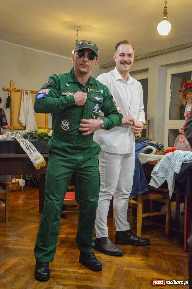 Zdjęcie w galerii na portalu naszraciborz.pl: Pogrzebanie basa 2026 w Krzanowicach. Tradycja wpisana w kulturę morawską nie ginie [FOTO i WIDEO] wiadomości z regionu