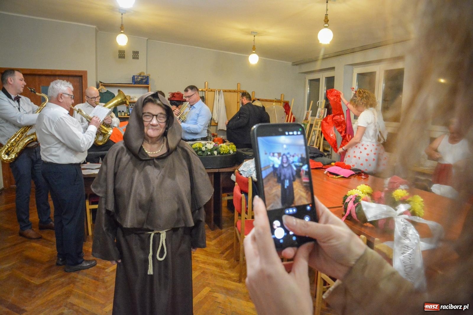 Zdjęcie w galerii na portalu naszraciborz.pl: Pogrzebanie basa 2026 w Krzanowicach. Tradycja wpisana w kulturę morawską nie ginie [FOTO i WIDEO] wiadomości z regionu