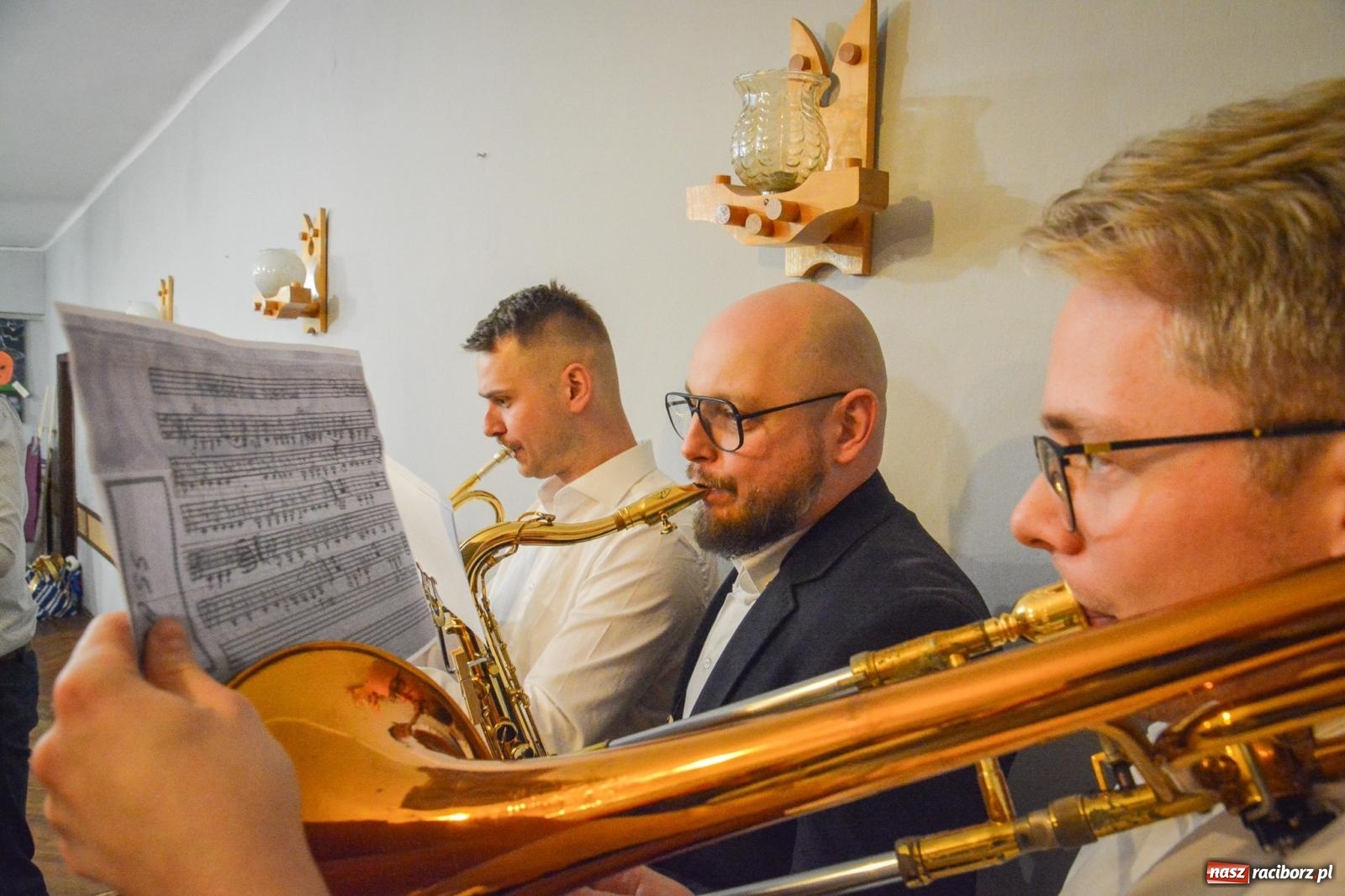 Zdjęcie w galerii na portalu naszraciborz.pl: Pogrzebanie basa 2026 w Krzanowicach. Tradycja wpisana w kulturę morawską nie ginie [FOTO i WIDEO] wiadomości z regionu