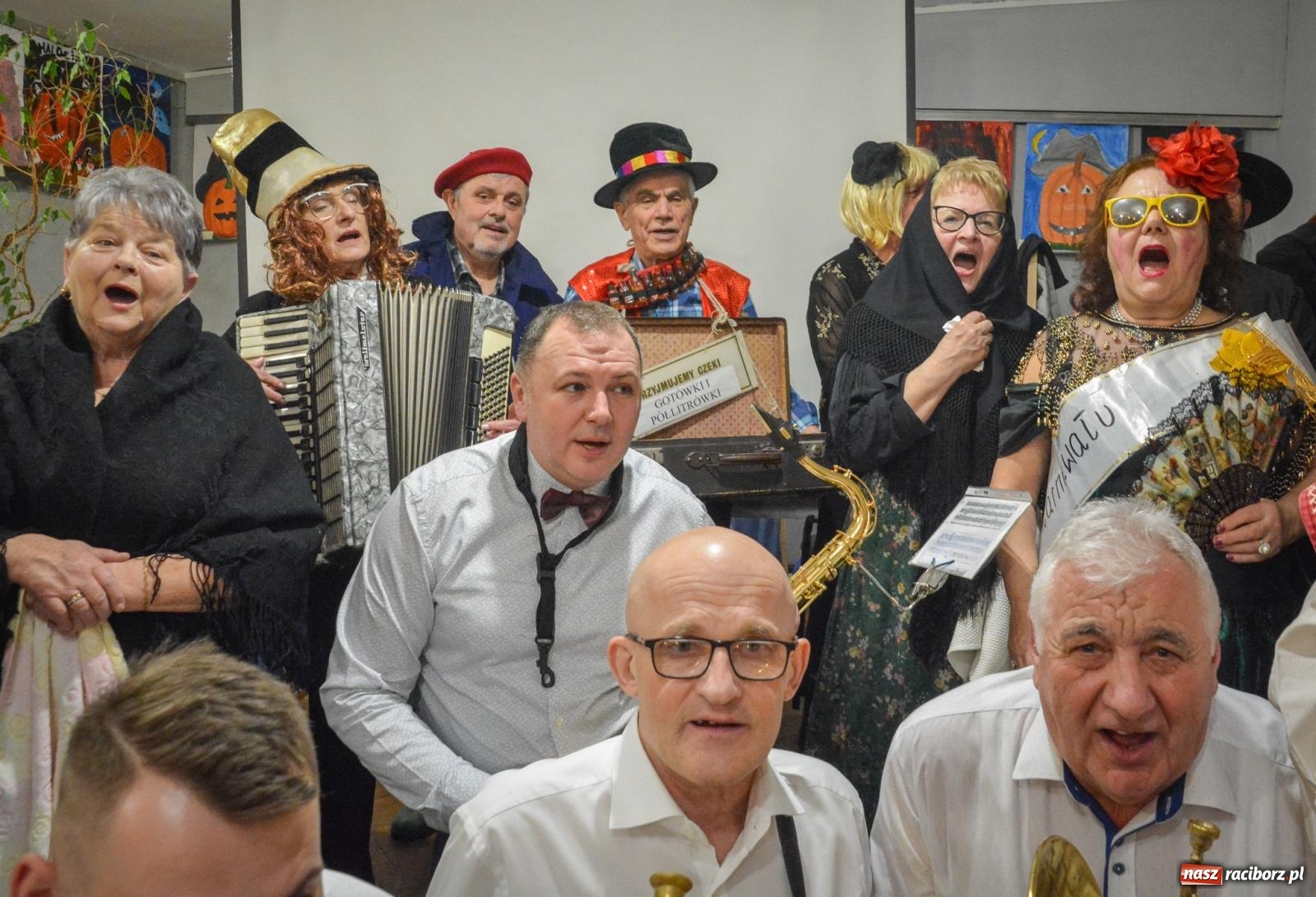 Zdjęcie w galerii na portalu naszraciborz.pl: Pogrzebanie basa 2026 w Krzanowicach. Tradycja wpisana w kulturę morawską nie ginie [FOTO i WIDEO] wiadomości z regionu