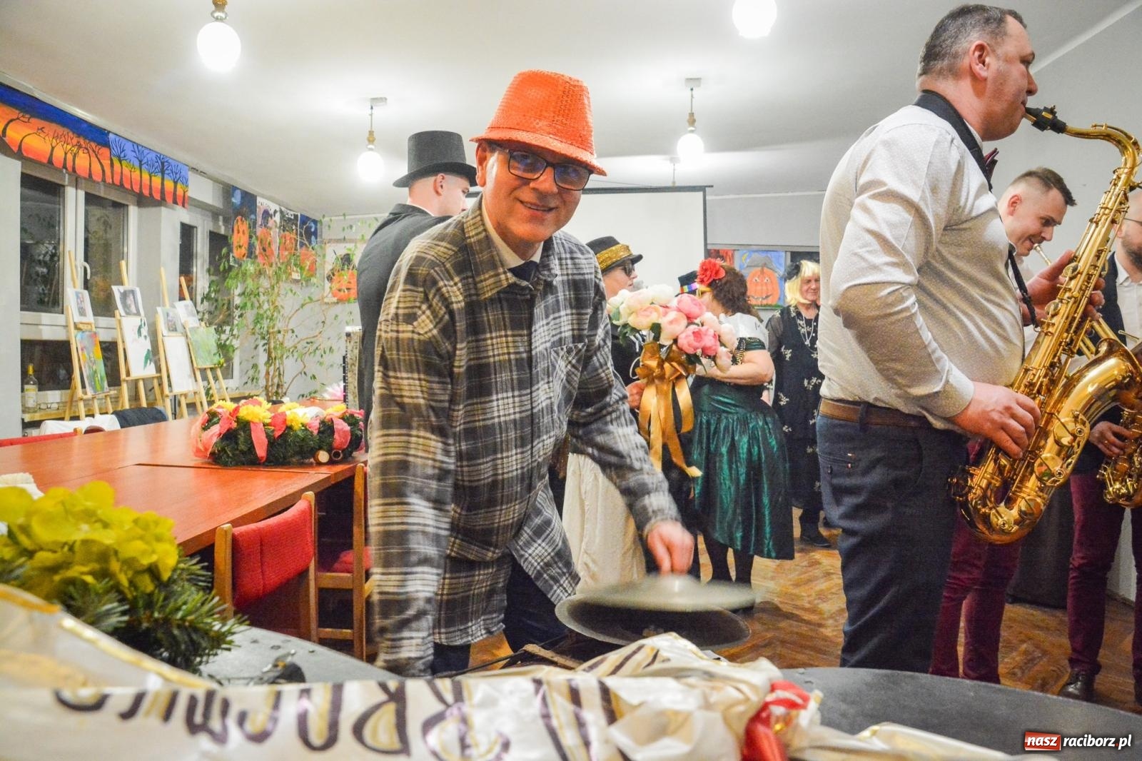 Zdjęcie w galerii na portalu naszraciborz.pl: Pogrzebanie basa 2026 w Krzanowicach. Tradycja wpisana w kulturę morawską nie ginie [FOTO i WIDEO] wiadomości z regionu