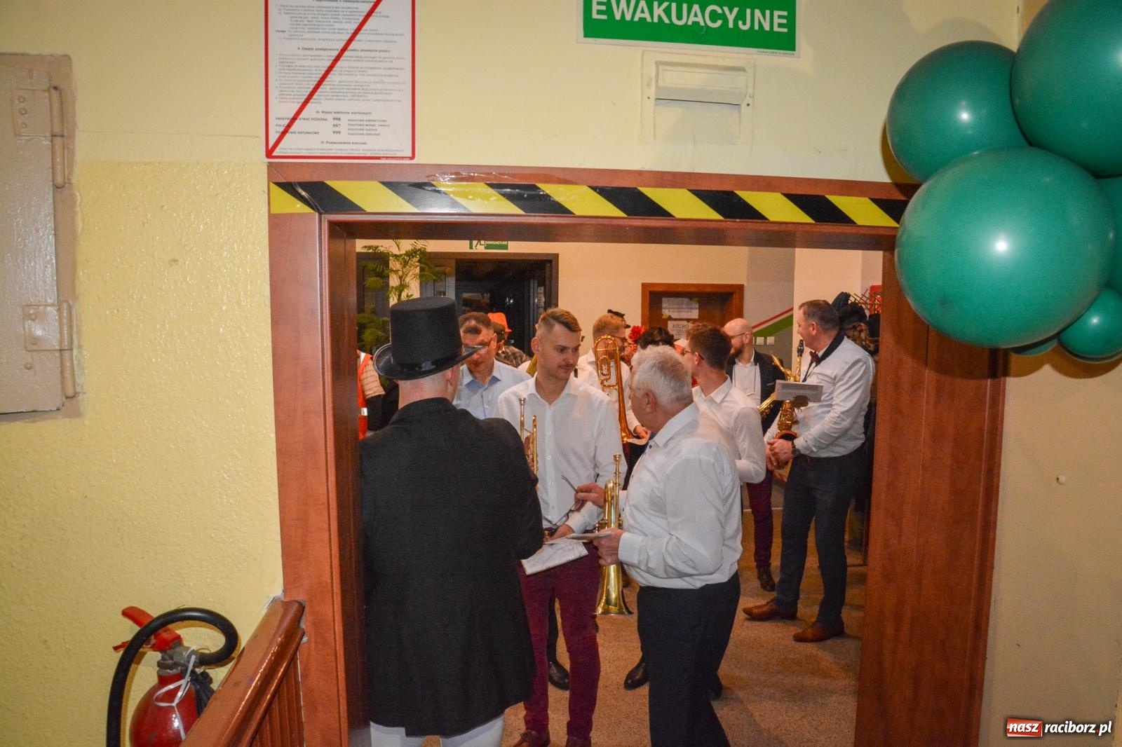 Zdjęcie w galerii na portalu naszraciborz.pl: Pogrzebanie basa 2026 w Krzanowicach. Tradycja wpisana w kulturę morawską nie ginie [FOTO i WIDEO] wiadomości z regionu