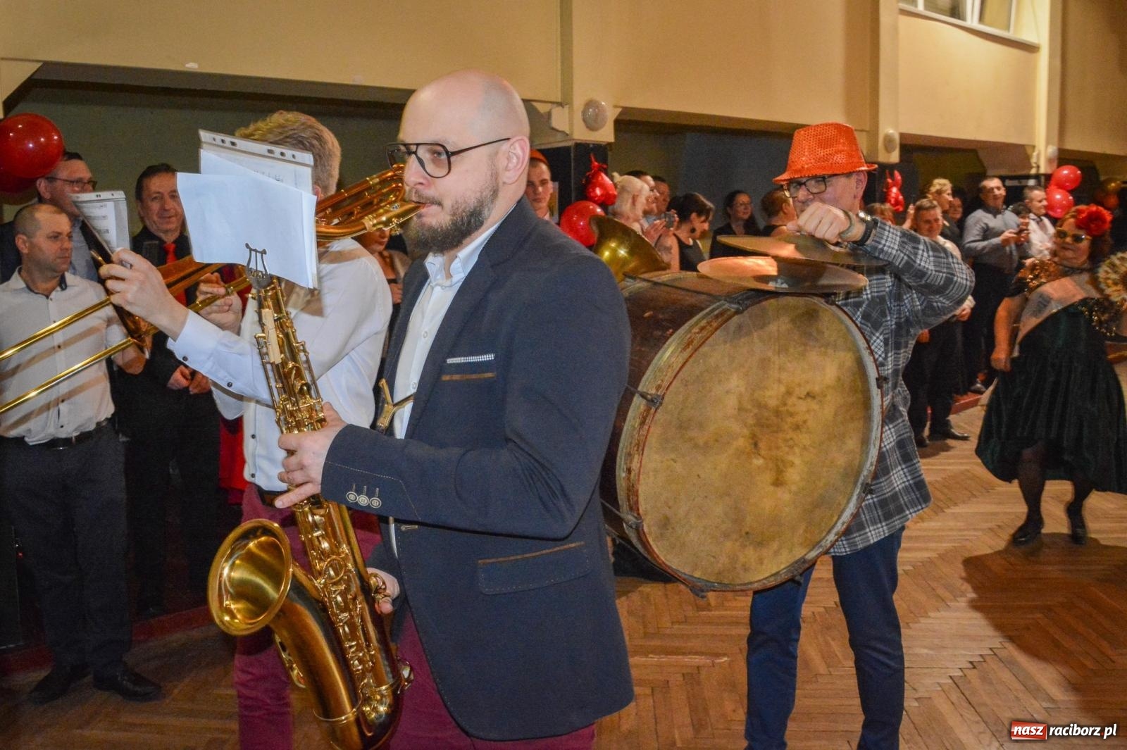 Zdjęcie w galerii na portalu naszraciborz.pl: Pogrzebanie basa 2026 w Krzanowicach. Tradycja wpisana w kulturę morawską nie ginie [FOTO i WIDEO] wiadomości z regionu