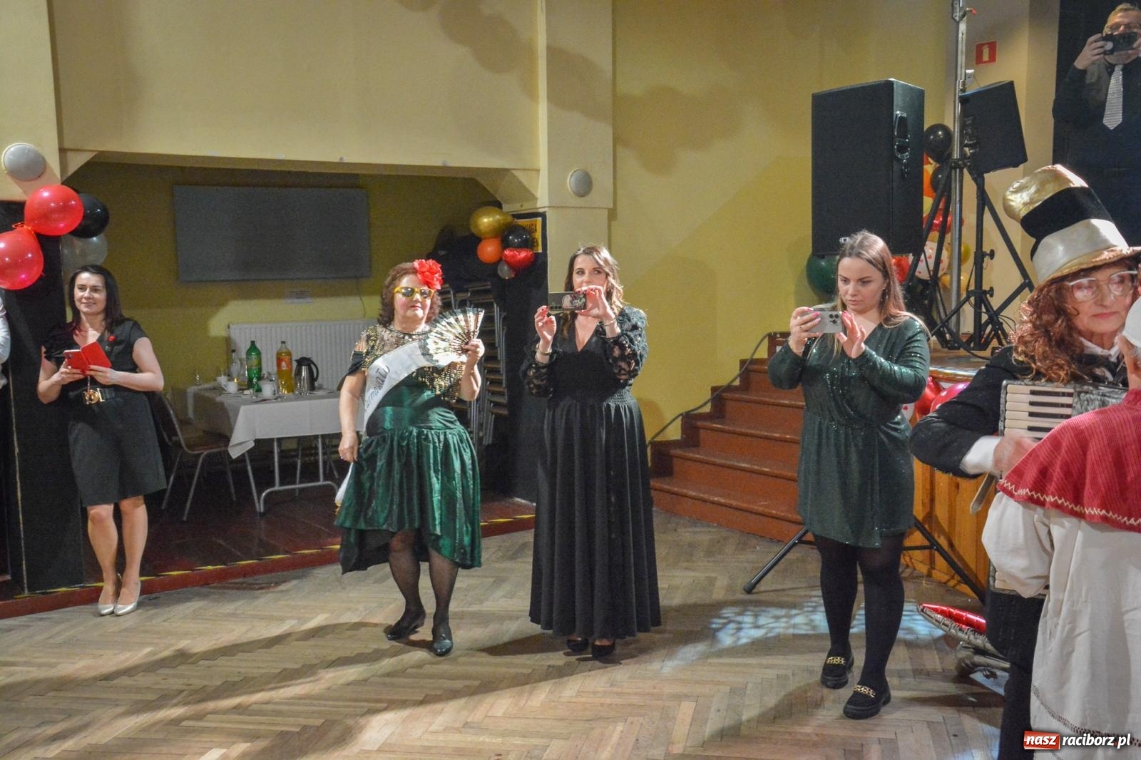 Zdjęcie w galerii na portalu naszraciborz.pl: Pogrzebanie basa 2026 w Krzanowicach. Tradycja wpisana w kulturę morawską nie ginie [FOTO i WIDEO] wiadomości z regionu