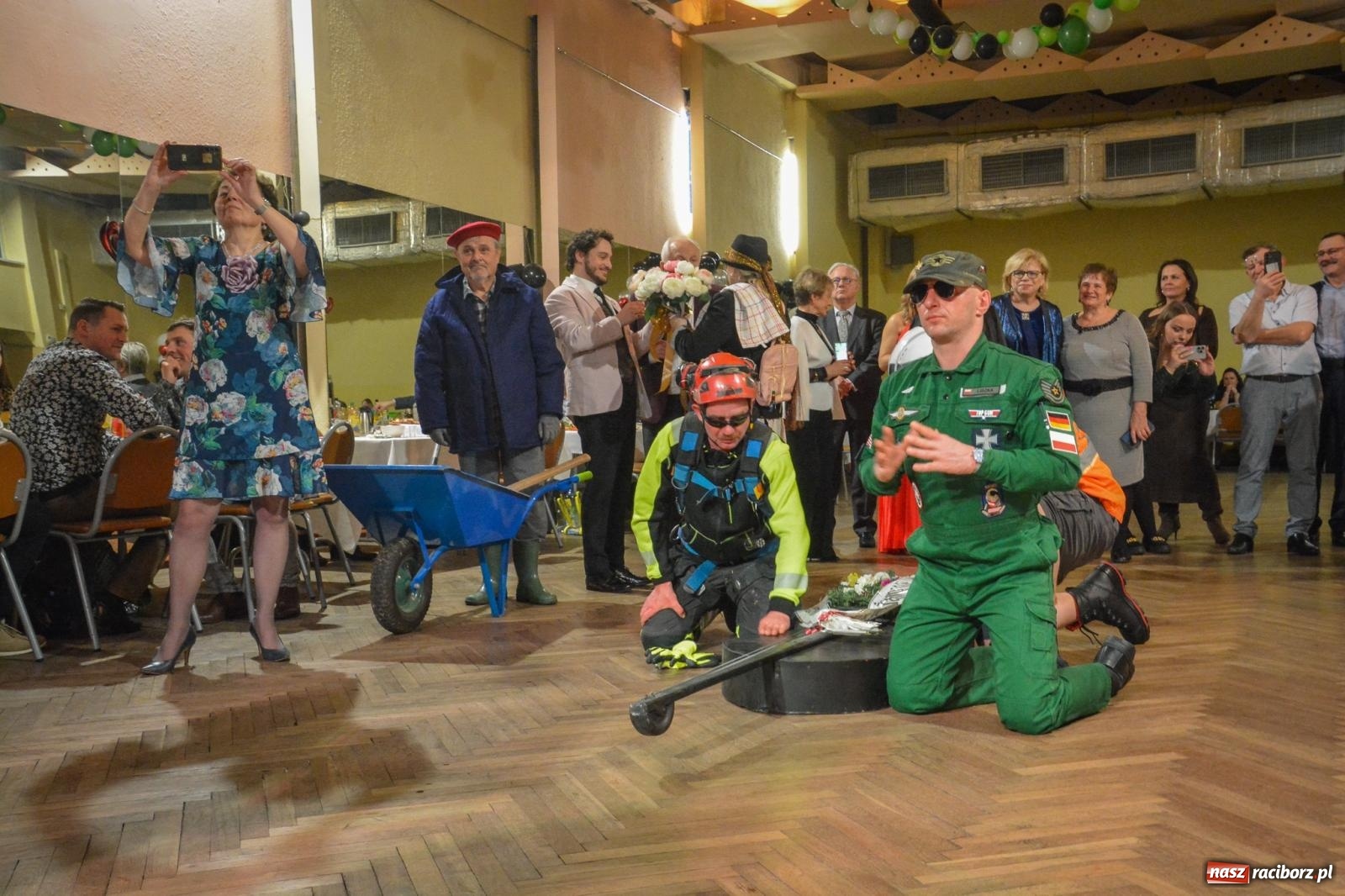 Zdjęcie w galerii na portalu naszraciborz.pl: Pogrzebanie basa 2026 w Krzanowicach. Tradycja wpisana w kulturę morawską nie ginie [FOTO i WIDEO] wiadomości z regionu