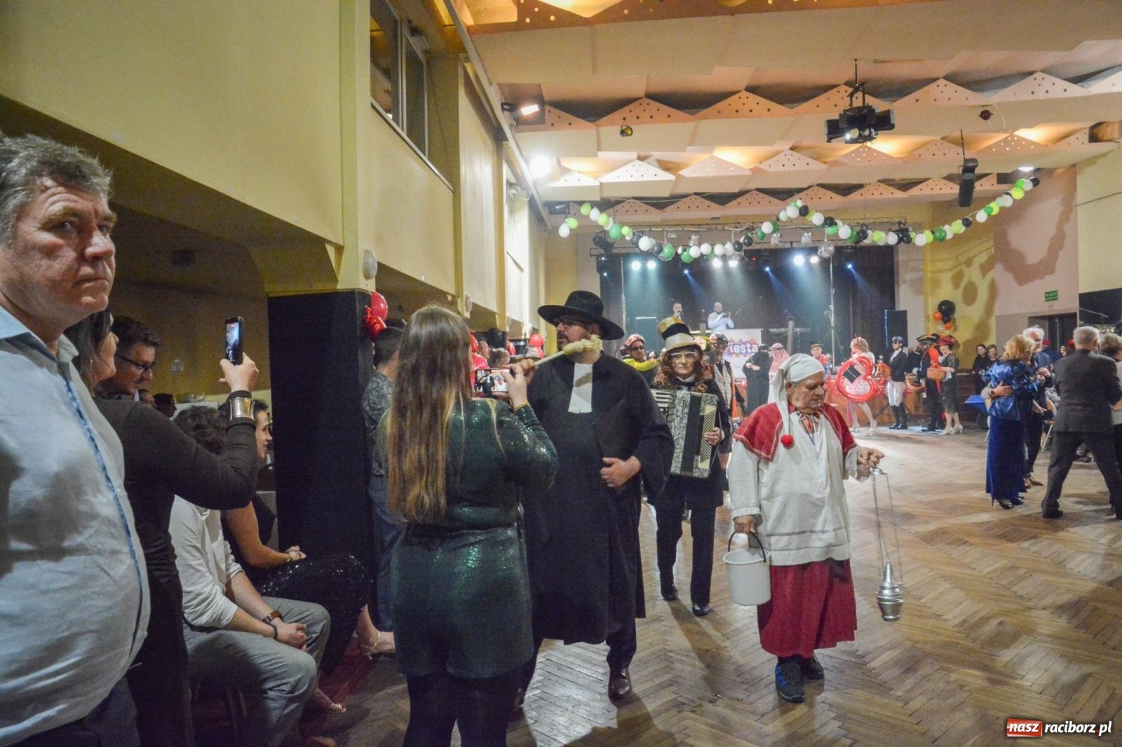 Zdjęcie w galerii na portalu naszraciborz.pl: Pogrzebanie basa 2026 w Krzanowicach. Tradycja wpisana w kulturę morawską nie ginie [FOTO i WIDEO] wiadomości z regionu