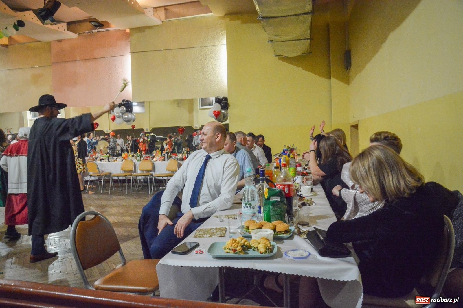 Zdjęcie w galerii na portalu naszraciborz.pl: Pogrzebanie basa 2026 w Krzanowicach. Tradycja wpisana w kulturę morawską nie ginie [FOTO i WIDEO] wiadomości z regionu