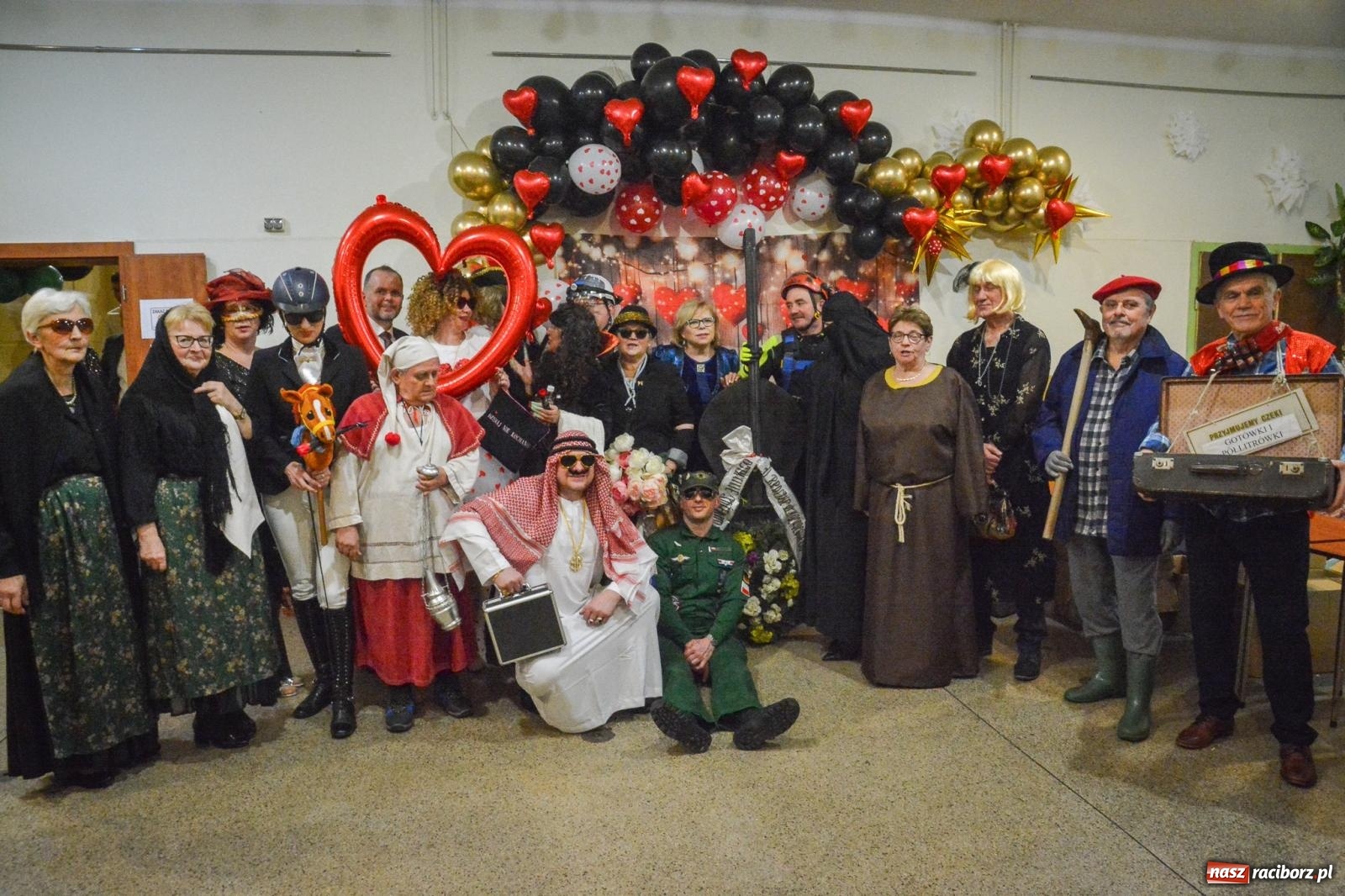 Zdjęcie w galerii na portalu naszraciborz.pl: Pogrzebanie basa 2026 w Krzanowicach. Tradycja wpisana w kulturę morawską nie ginie [FOTO i WIDEO] wiadomości z regionu