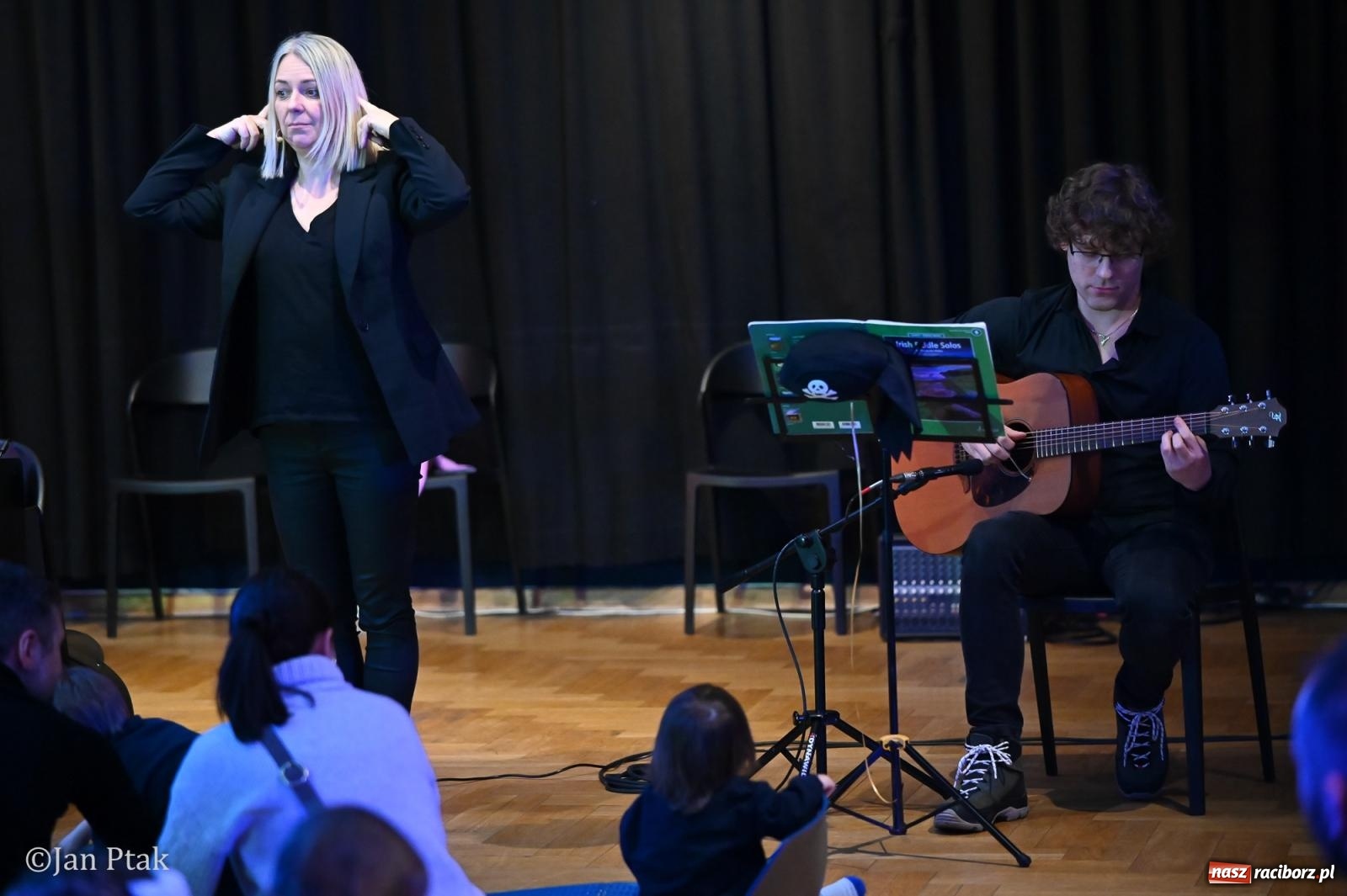 Zdjęcie w galerii na portalu naszraciborz.pl: Złota rybka porwała maluchy w krainę dźwięku [FOTO i WIDEO] wiadomości z regionu