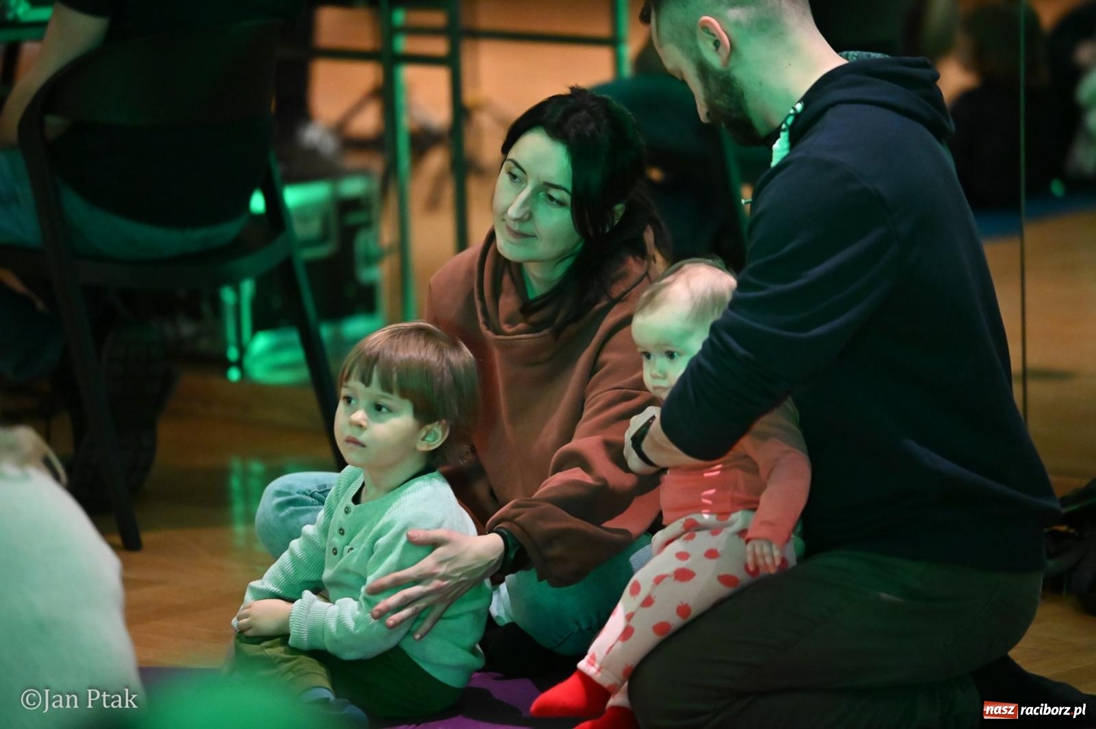 Zdjęcie w galerii na portalu naszraciborz.pl: Złota rybka porwała maluchy w krainę dźwięku [FOTO i WIDEO] wiadomości z regionu