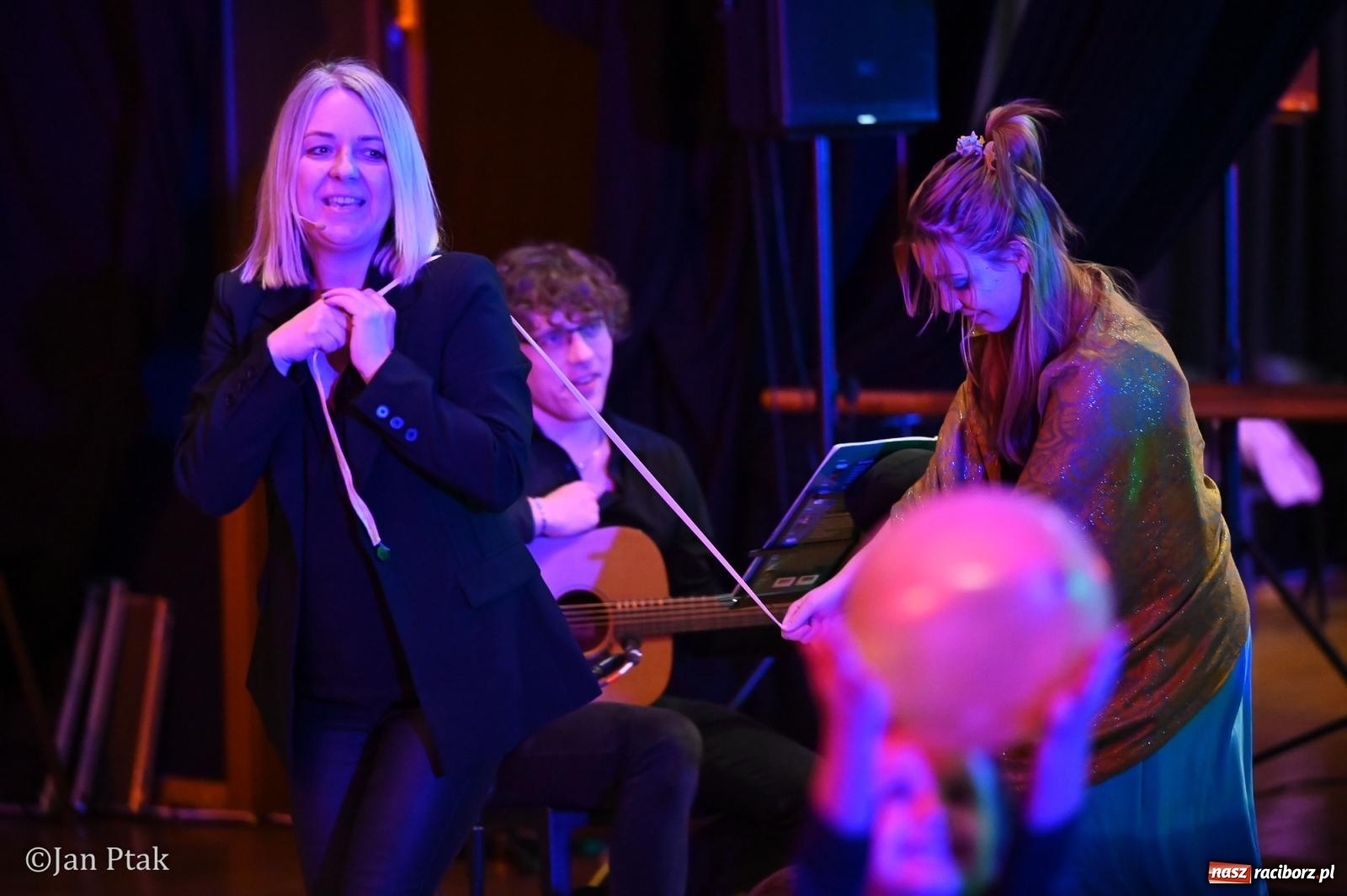 Zdjęcie w galerii na portalu naszraciborz.pl: Złota rybka porwała maluchy w krainę dźwięku [FOTO i WIDEO] wiadomości z regionu