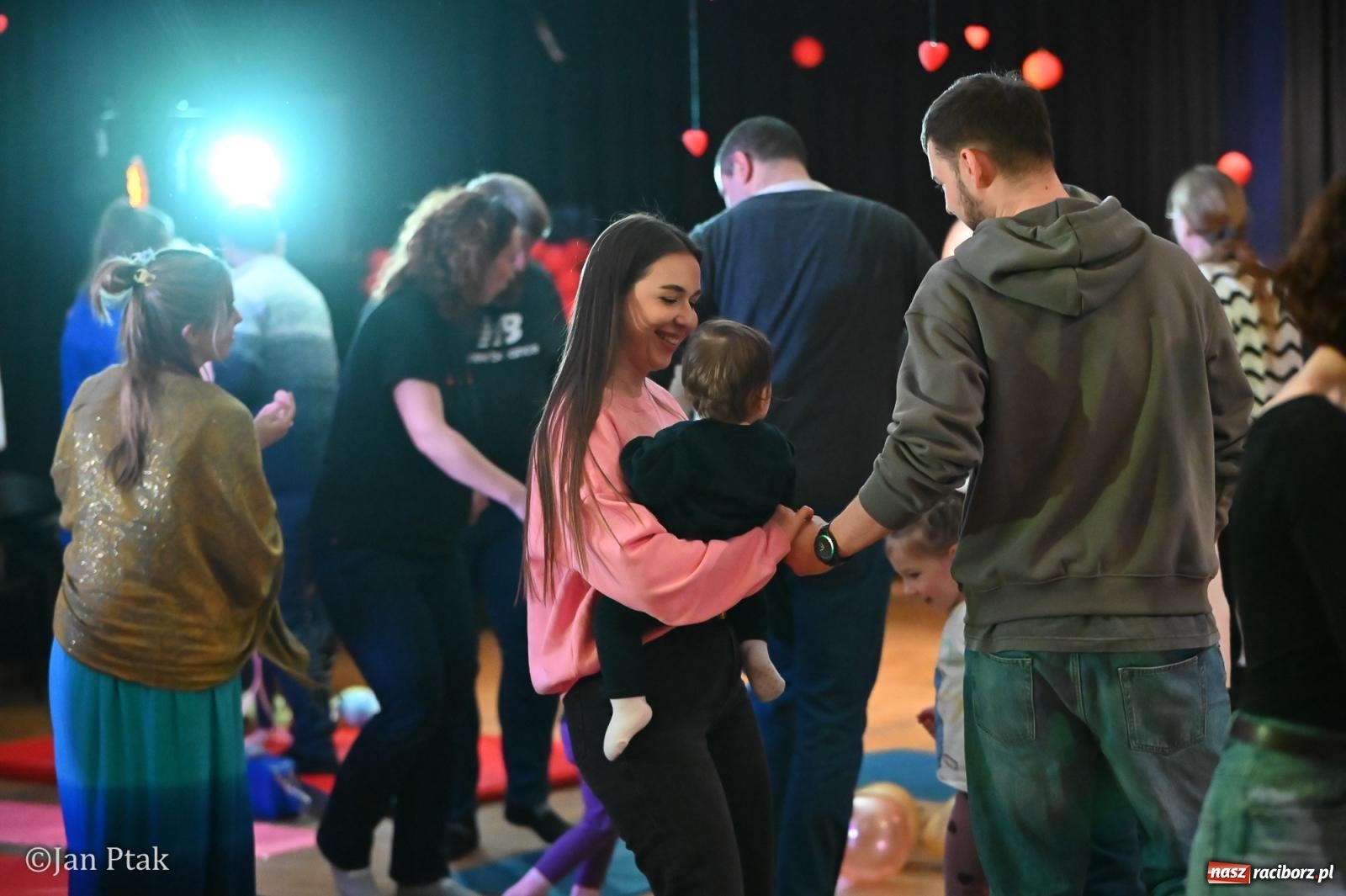 Zdjęcie w galerii na portalu naszraciborz.pl: Złota rybka porwała maluchy w krainę dźwięku [FOTO i WIDEO] wiadomości z regionu