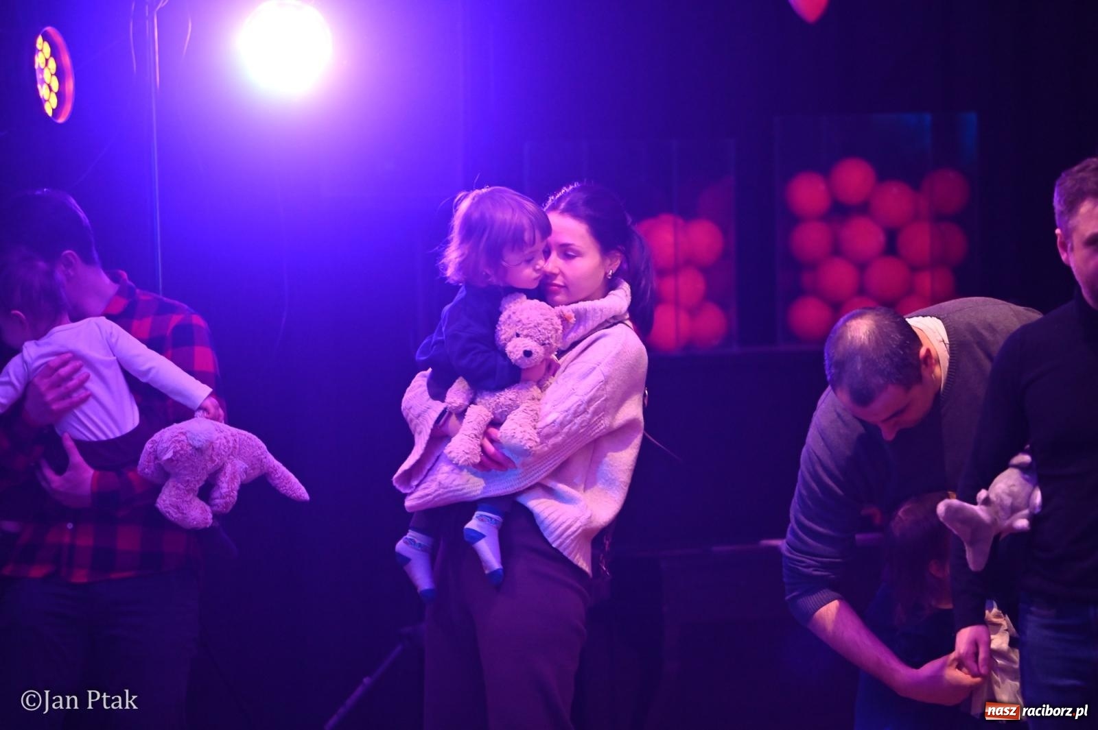 Zdjęcie w galerii na portalu naszraciborz.pl: Złota rybka porwała maluchy w krainę dźwięku [FOTO i WIDEO] wiadomości z regionu