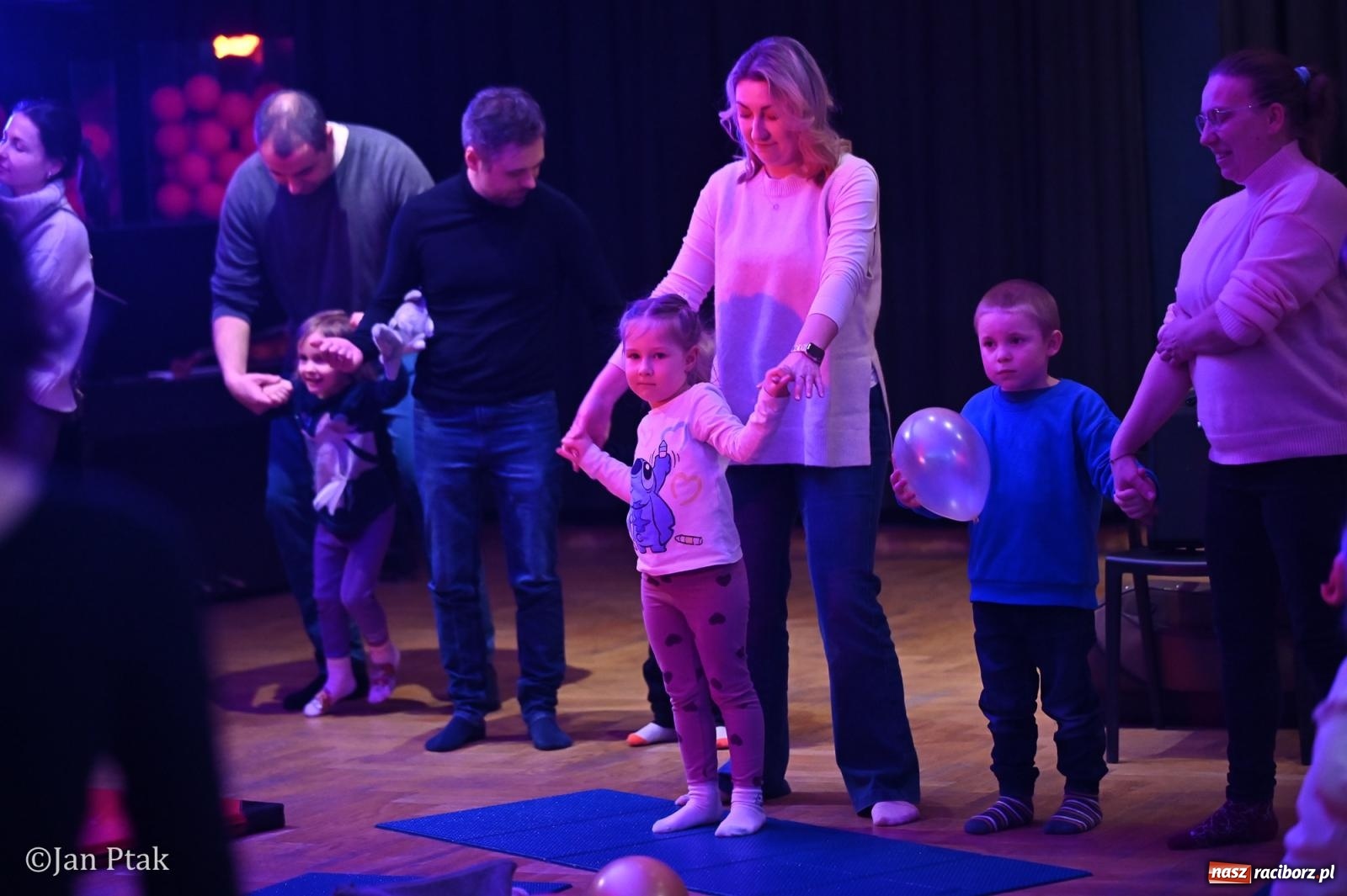 Zdjęcie w galerii na portalu naszraciborz.pl: Złota rybka porwała maluchy w krainę dźwięku [FOTO i WIDEO] wiadomości z regionu