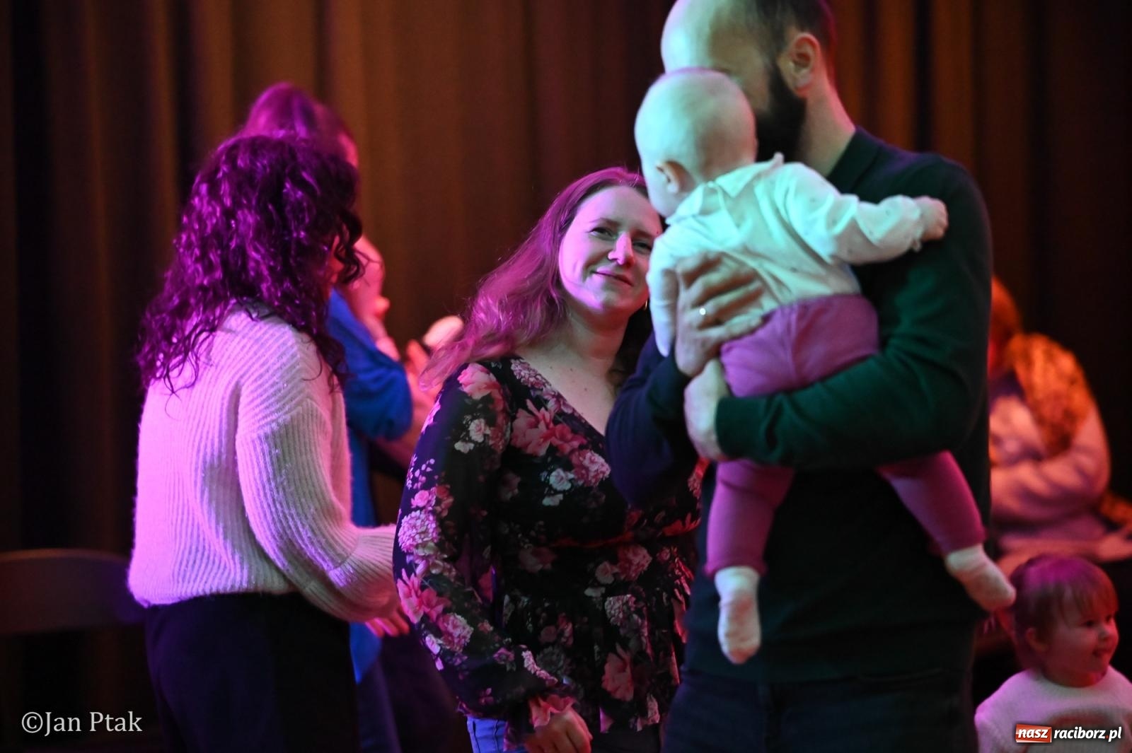 Zdjęcie w galerii na portalu naszraciborz.pl: Złota rybka porwała maluchy w krainę dźwięku [FOTO i WIDEO] wiadomości z regionu