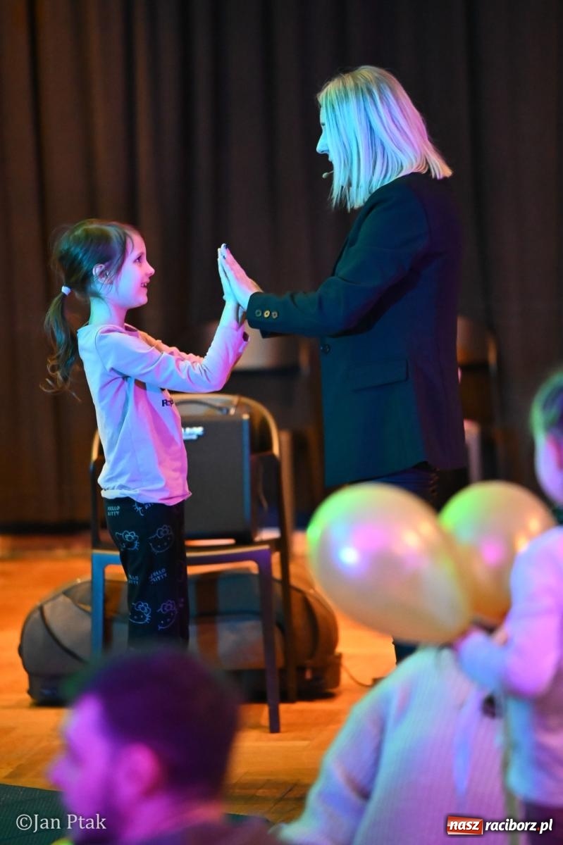 Zdjęcie w galerii na portalu naszraciborz.pl: Złota rybka porwała maluchy w krainę dźwięku [FOTO i WIDEO] wiadomości z regionu