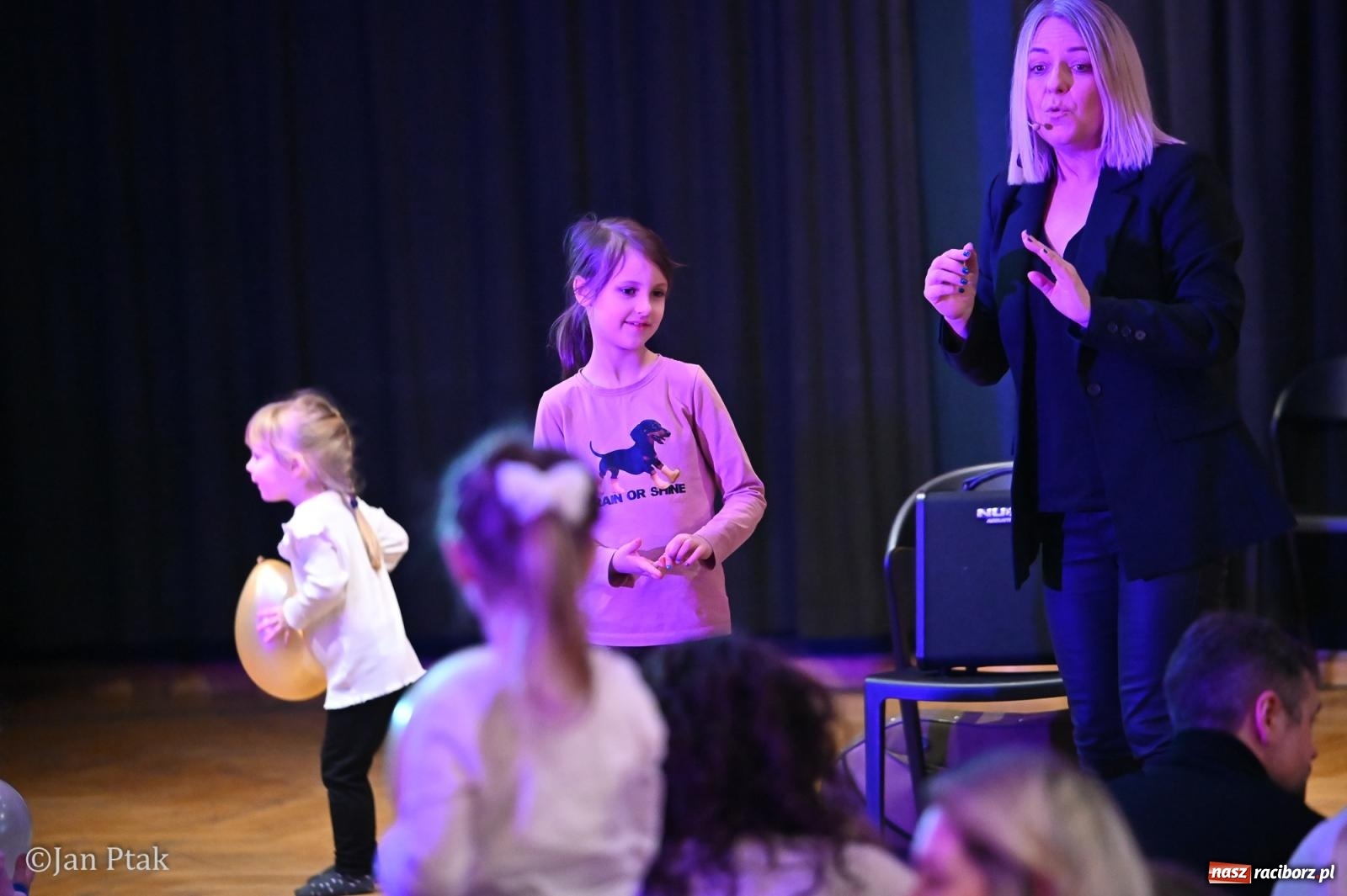 Zdjęcie w galerii na portalu naszraciborz.pl: Złota rybka porwała maluchy w krainę dźwięku [FOTO i WIDEO] wiadomości z regionu