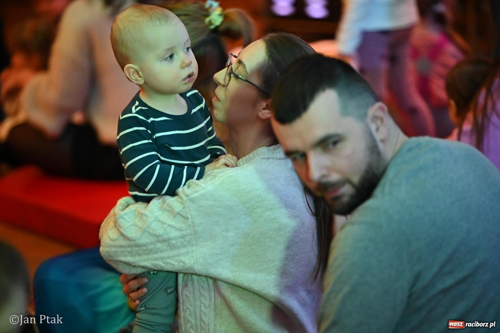 Zdjęcie w galerii na portalu naszraciborz.pl: Złota rybka porwała maluchy w krainę dźwięku [FOTO i WIDEO] wiadomości z regionu