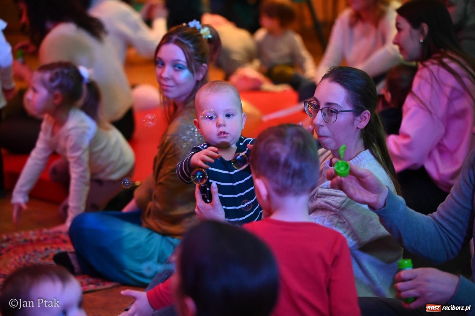 Zdjęcie w galerii na portalu naszraciborz.pl: Złota rybka porwała maluchy w krainę dźwięku [FOTO i WIDEO] wiadomości z regionu