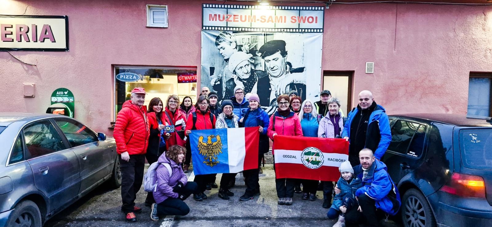 Zdjęcie w galerii na portalu naszraciborz.pl: Ślęża zdobyta podczas zimowej wyprawy raciborskiego PTTK wiadomości z regionu