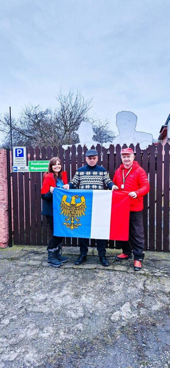 Zdjęcie w galerii na portalu naszraciborz.pl: Ślęża zdobyta podczas zimowej wyprawy raciborskiego PTTK wiadomości z regionu