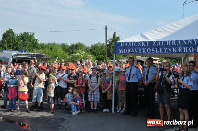 Zdjęcie w galerii na portalu naszraciborz.pl: Funkcjonariusze ŚOSG uczestniczyli w Dniu Dziecka wiadomości z regionu