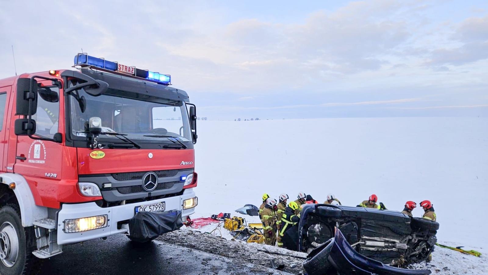 Zdjęcie w galerii na portalu naszraciborz.pl: Poważny wypadek na DK45 pod Polską Cerekwią. W zdarzeniu uczestniczył mieszkaniec Raciborza wiadomości z regionu