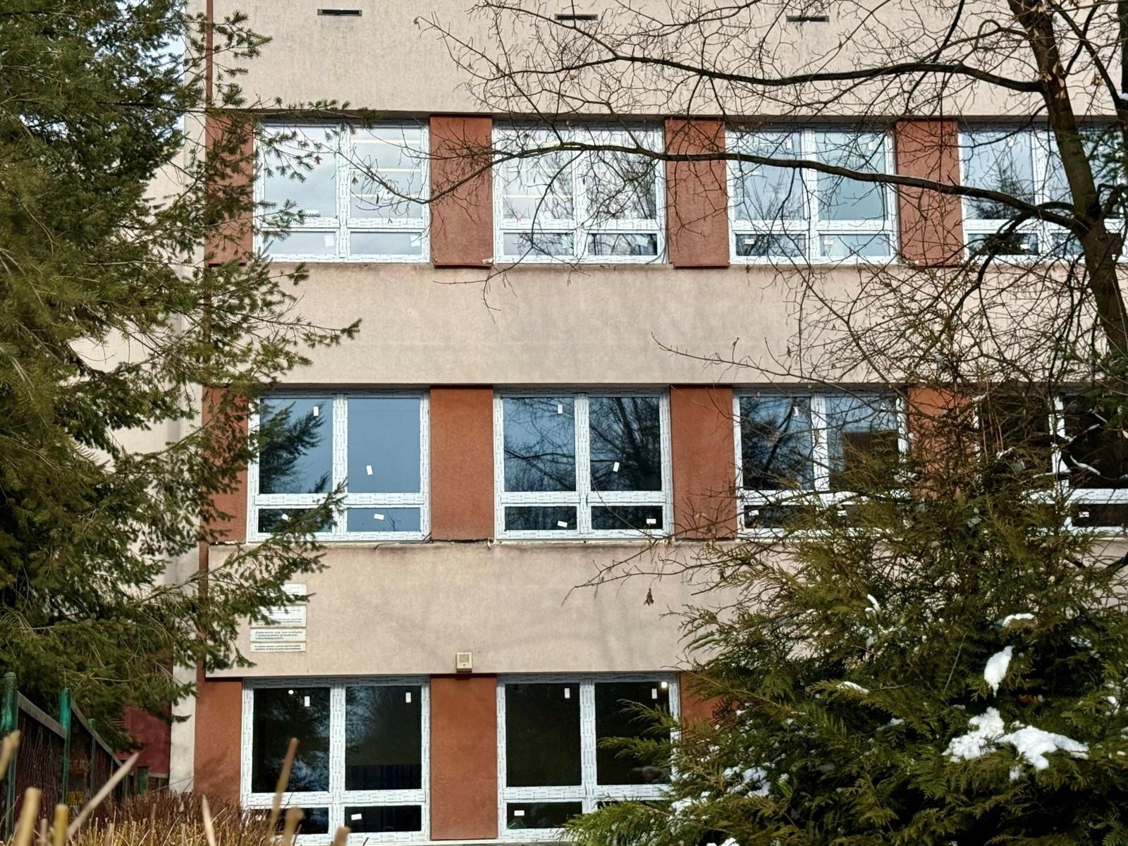 Zdjęcie w galerii na portalu naszraciborz.pl: Remont SP 18 w Raciborzu nabiera tempa. Postępy prac coraz bardziej widoczne wiadomości z regionu