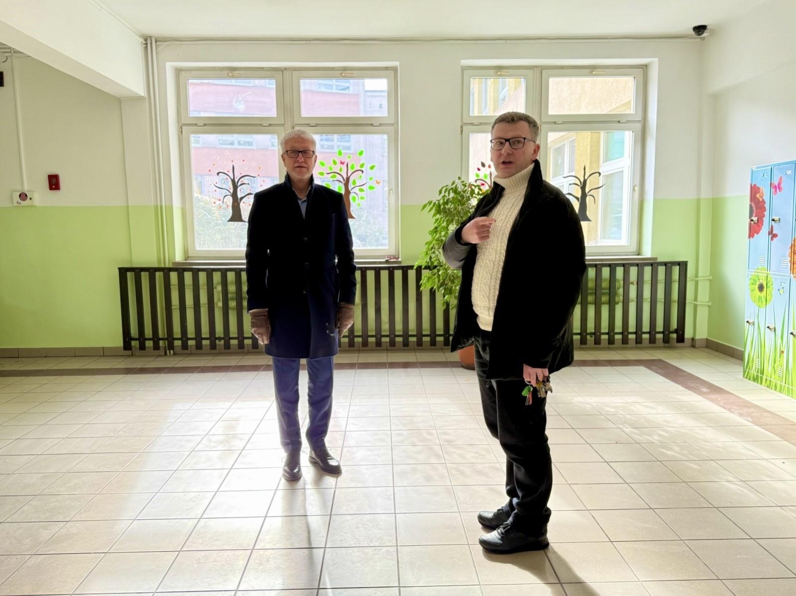 Zdjęcie w galerii na portalu naszraciborz.pl: Remont SP 18 w Raciborzu nabiera tempa. Postępy prac coraz bardziej widoczne wiadomości z regionu