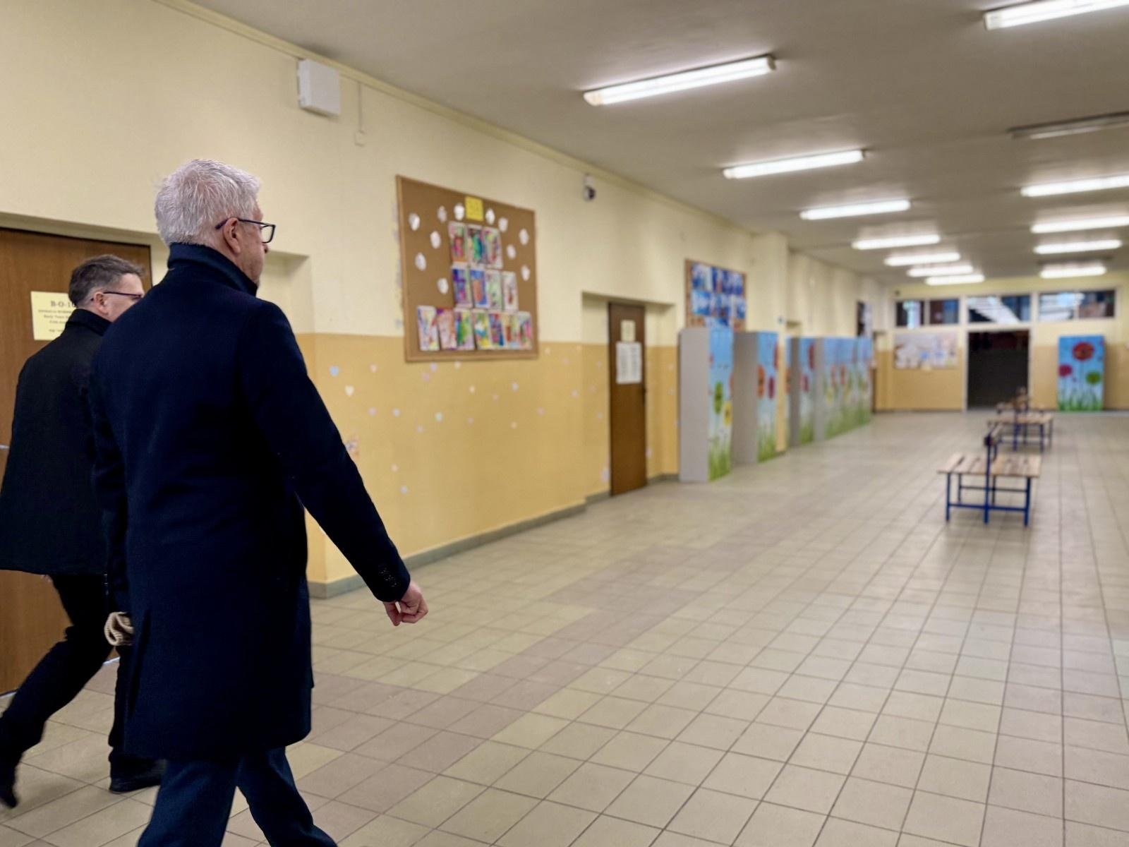 Zdjęcie w galerii na portalu naszraciborz.pl: Remont SP 18 w Raciborzu nabiera tempa. Postępy prac coraz bardziej widoczne wiadomości z regionu