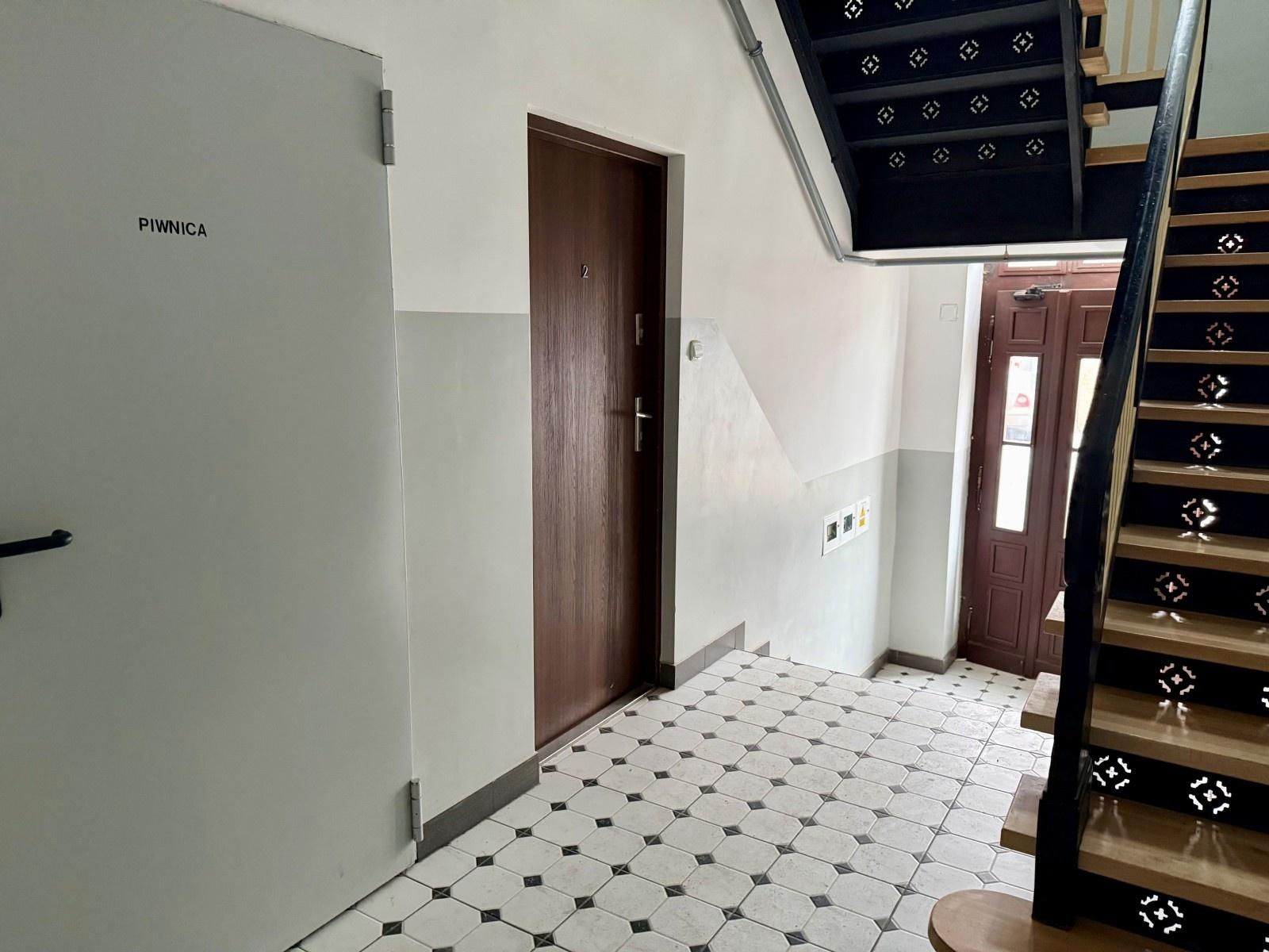 Zdjęcie w galerii na portalu naszraciborz.pl: Zamieszkaj i pracuj w Raciborzu – mieszkanie przy Końcu świata czeka na absolwenta wiadomości z regionu