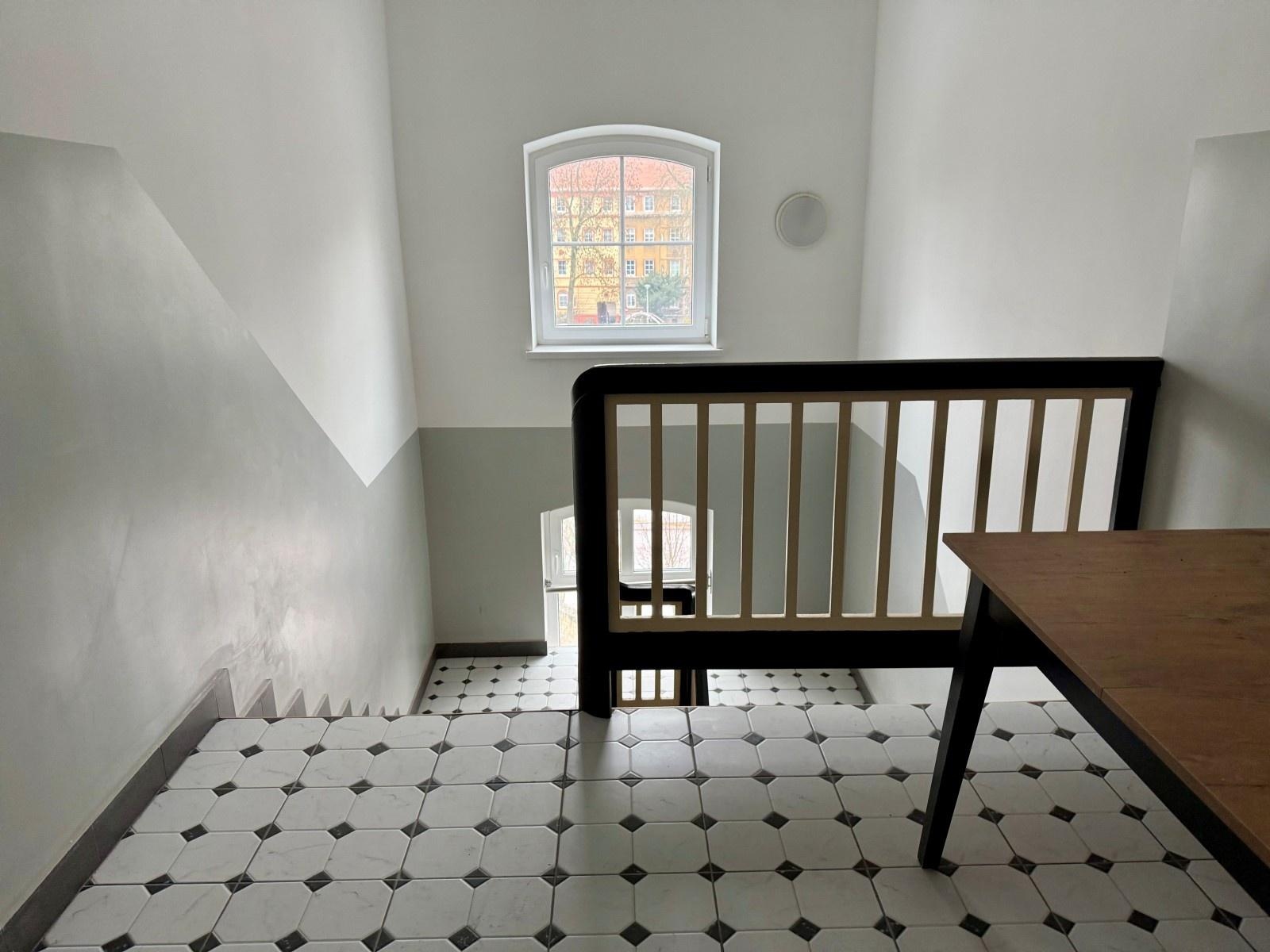 Zdjęcie w galerii na portalu naszraciborz.pl: Zamieszkaj i pracuj w Raciborzu – mieszkanie przy Końcu świata czeka na absolwenta wiadomości z regionu