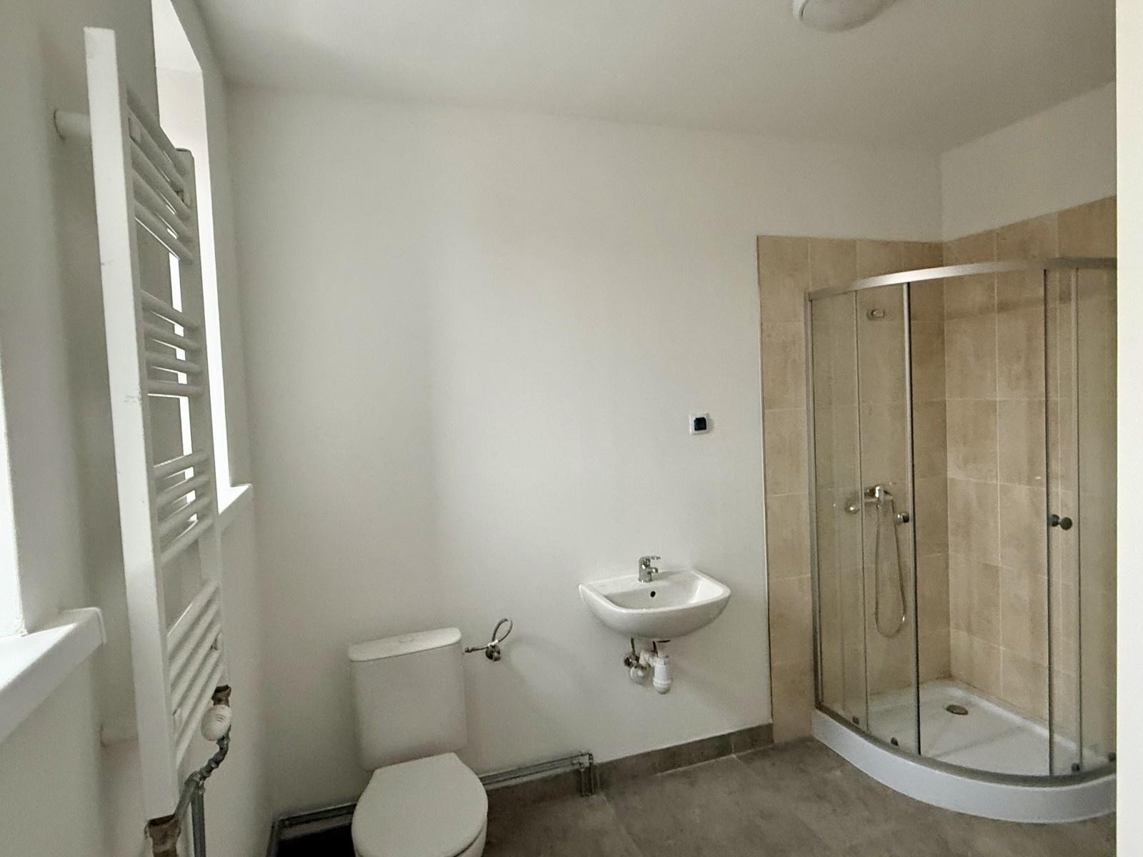 Zdjęcie w galerii na portalu naszraciborz.pl: Zamieszkaj i pracuj w Raciborzu – mieszkanie przy Końcu świata czeka na absolwenta wiadomości z regionu