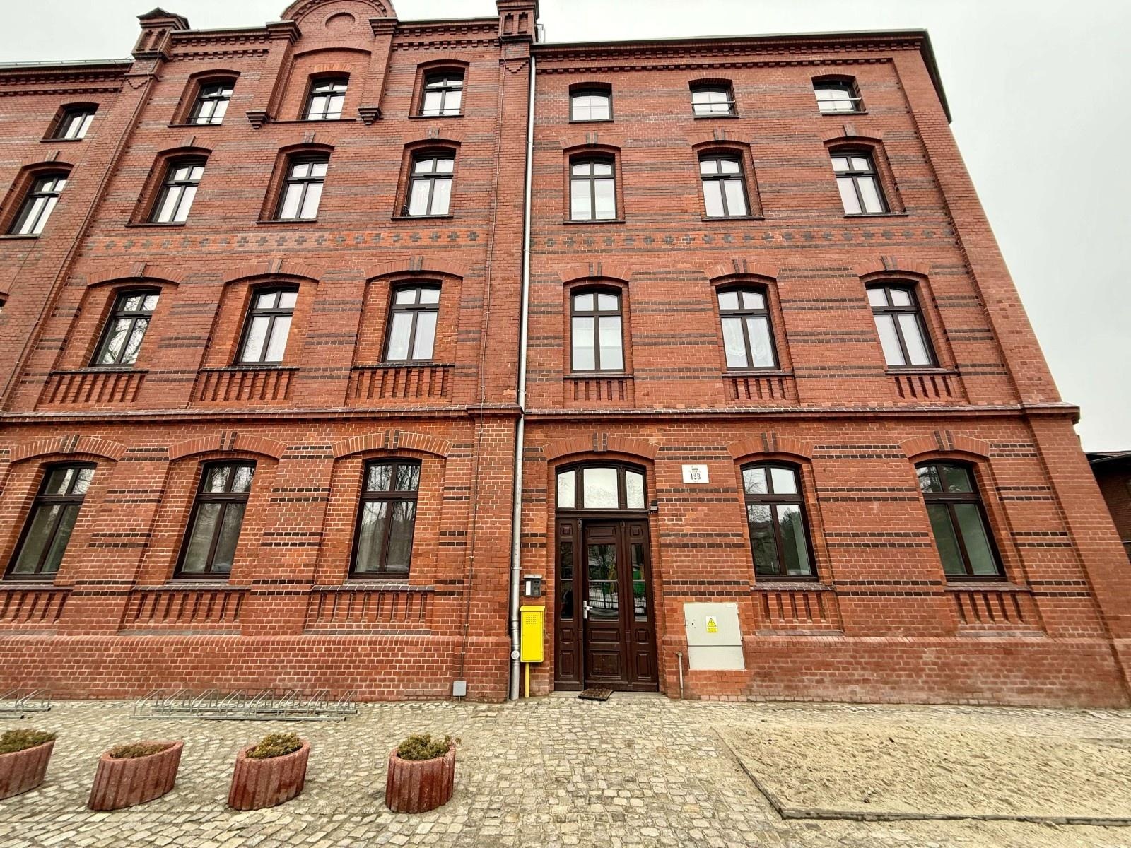 Zdjęcie w galerii na portalu naszraciborz.pl: Zamieszkaj i pracuj w Raciborzu – mieszkanie przy Końcu świata czeka na absolwenta wiadomości z regionu