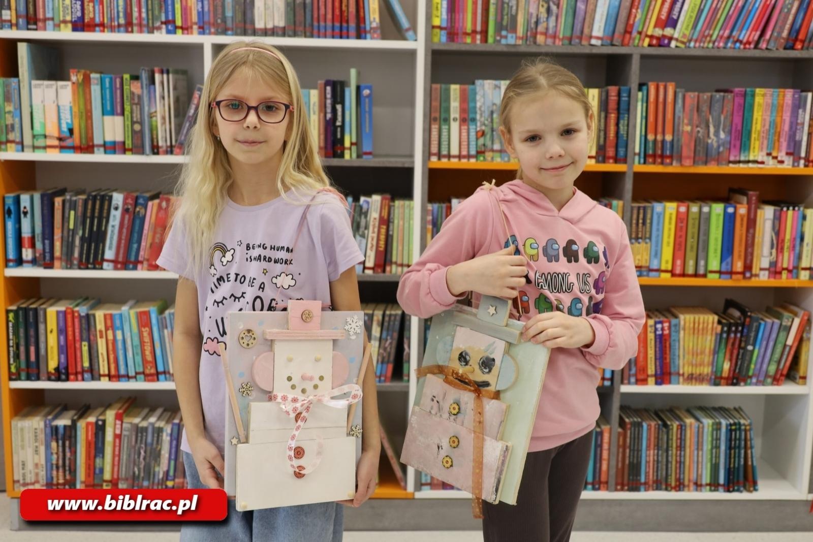 Zdjęcie w galerii na portalu naszraciborz.pl: Ulepimy dziś bałwana? Trwają Komiksowe Ferie z Biblioteką wiadomości z regionu