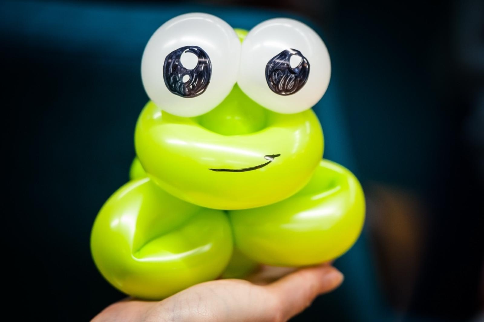 Zdjęcie w galerii na portalu naszraciborz.pl: Karmel i balony na Zamku Piastowskim. Atrakcje dla dzieci w ramach akcji Wakacje w Powiecie wiadomości z regionu