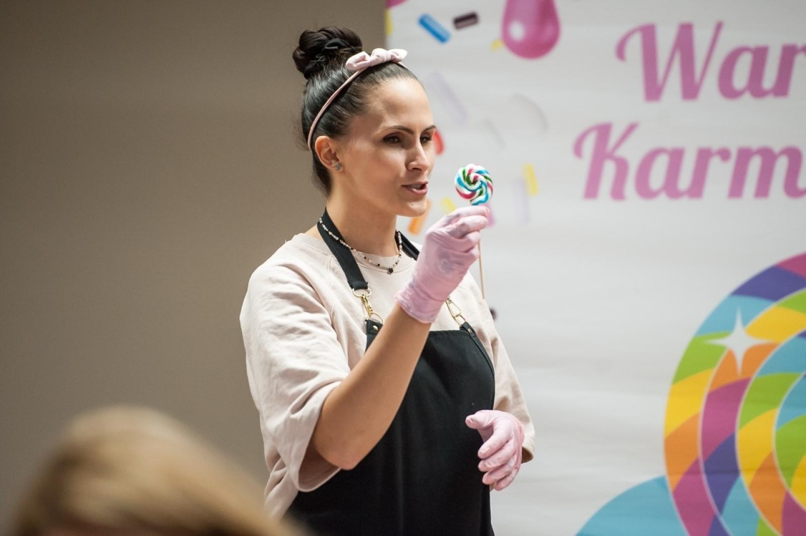 Zdjęcie w galerii na portalu naszraciborz.pl: Karmel i balony na Zamku Piastowskim. Atrakcje dla dzieci w ramach akcji Wakacje w Powiecie wiadomości z regionu